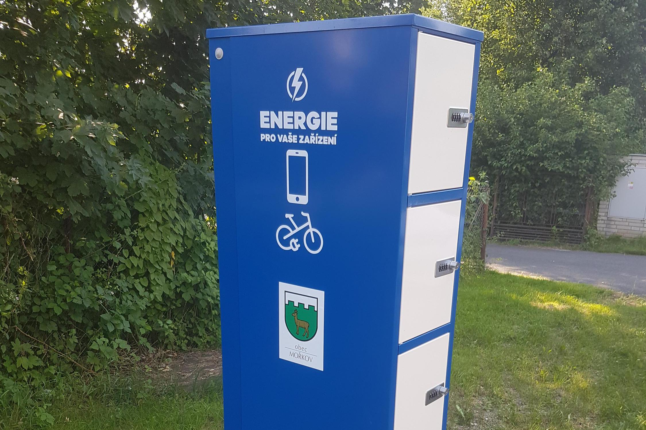 Nabíjecí stanice pro elektrokola a mobilní zařízení