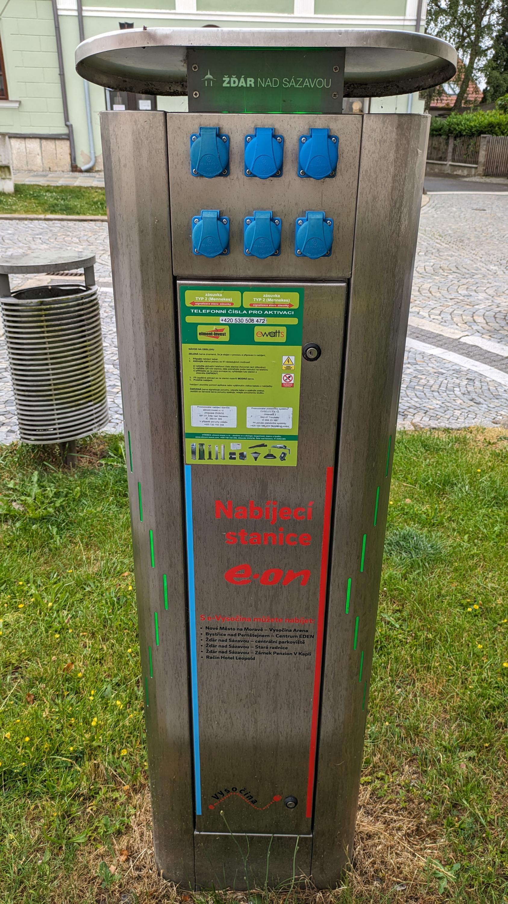 EVSELECT s.r.o. - Nabíjecí stanice pro elektrokola foto 1