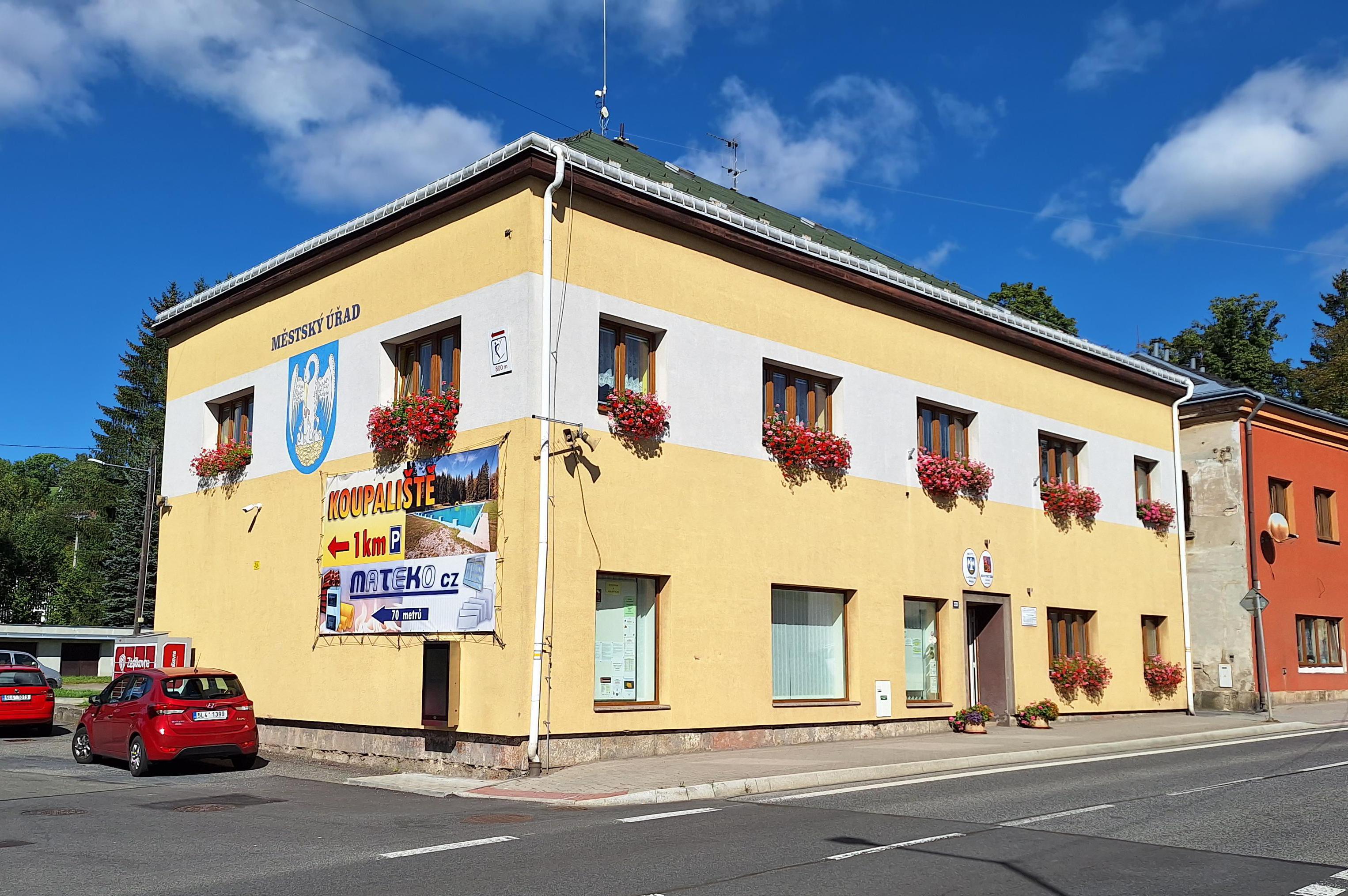 Lučany nad Nisou - městský úřad