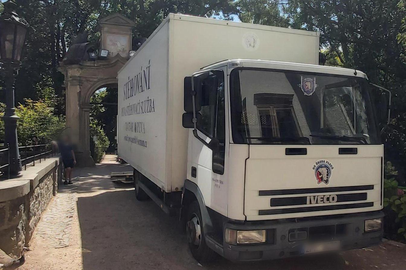 PEVA -  stěhovací a řemeslné služby