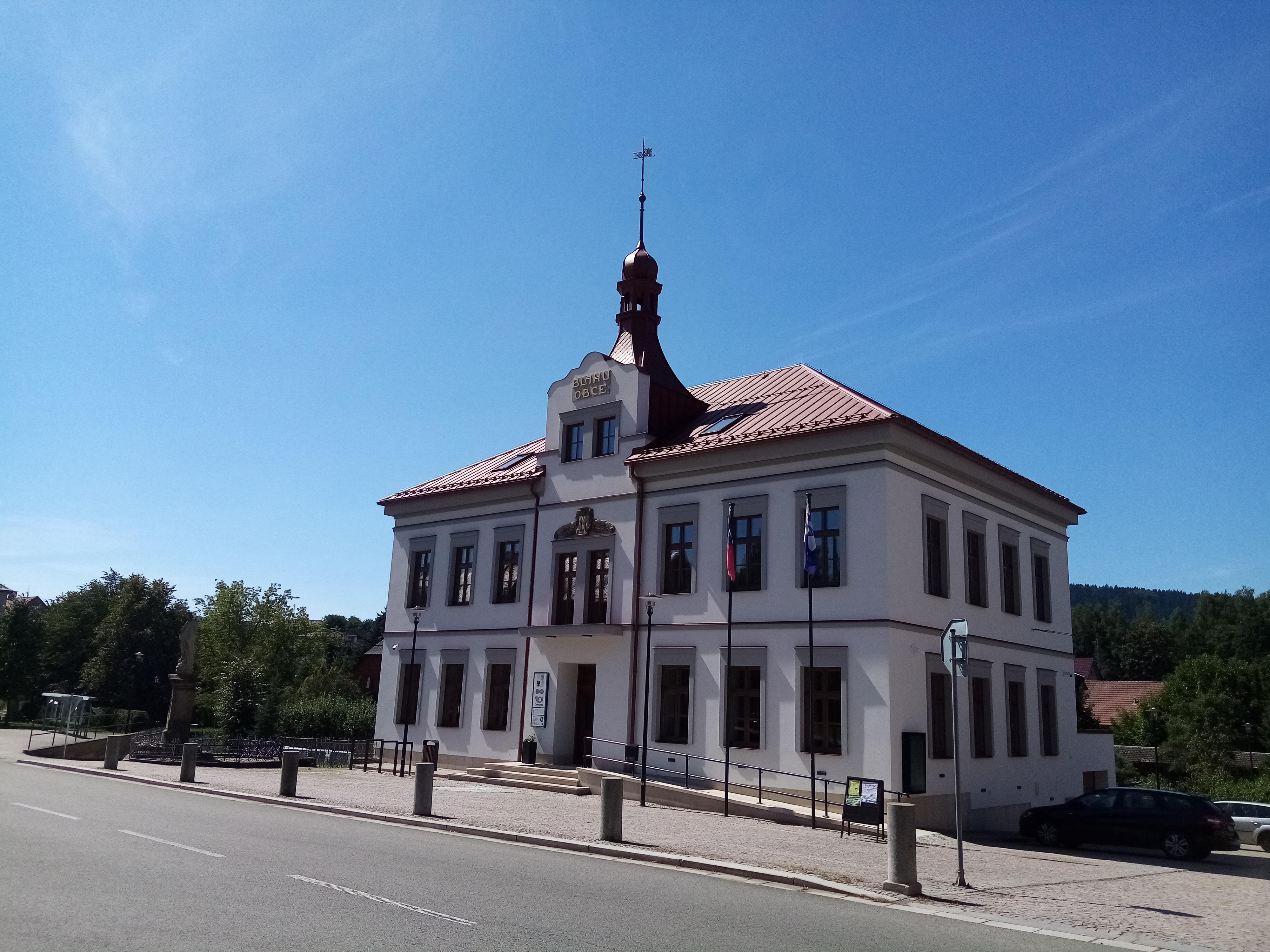 Dolní Dobrouč - obecní úřad foto 3