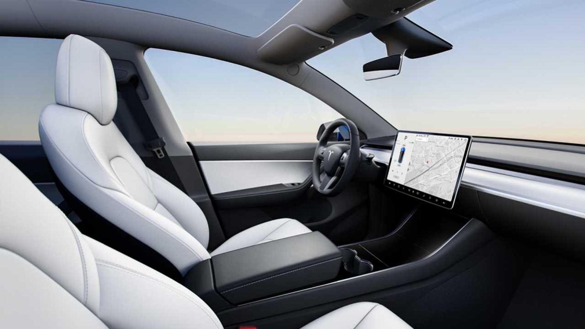 Pronájem TESLA Y foto 3