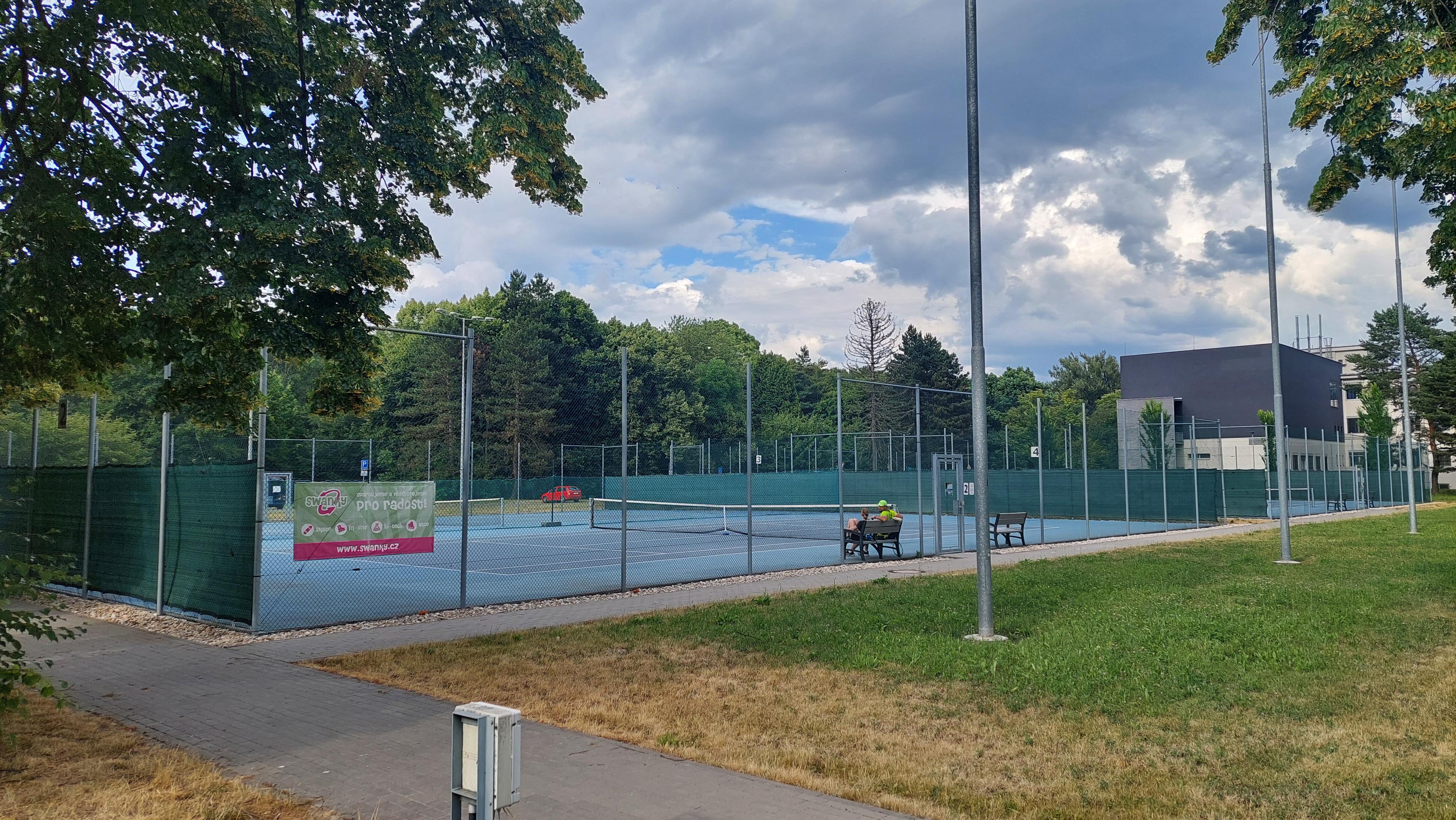Tenisové kurty Sareza foto 1