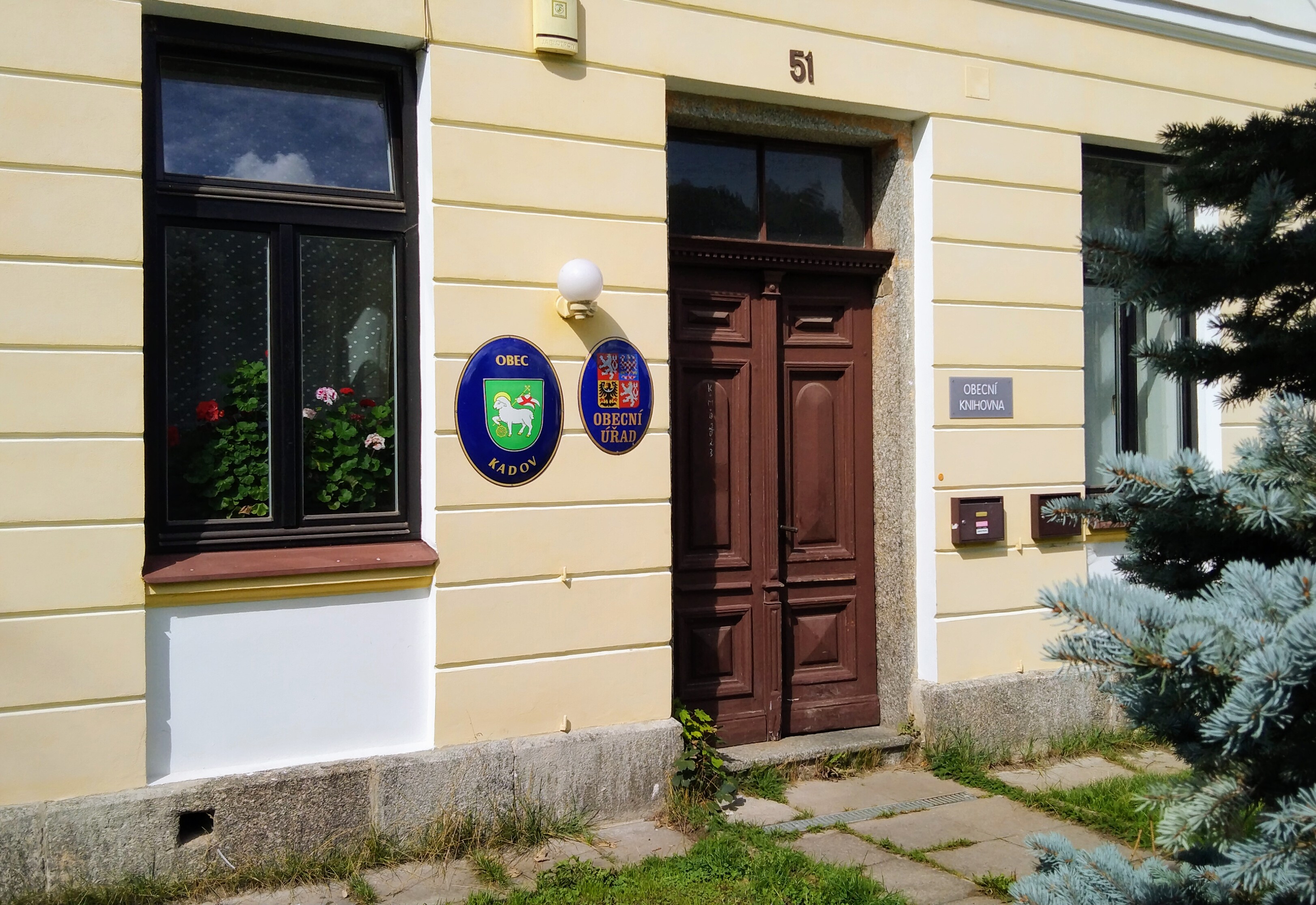 Kadov - obecní úřad foto 2