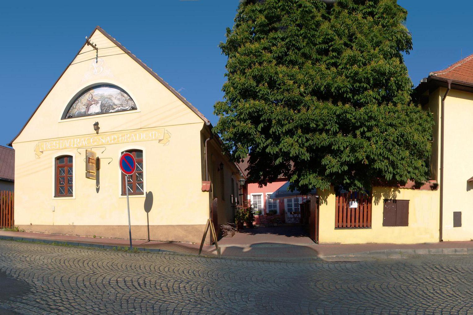 Restaurace a penzion Nad Hradem
