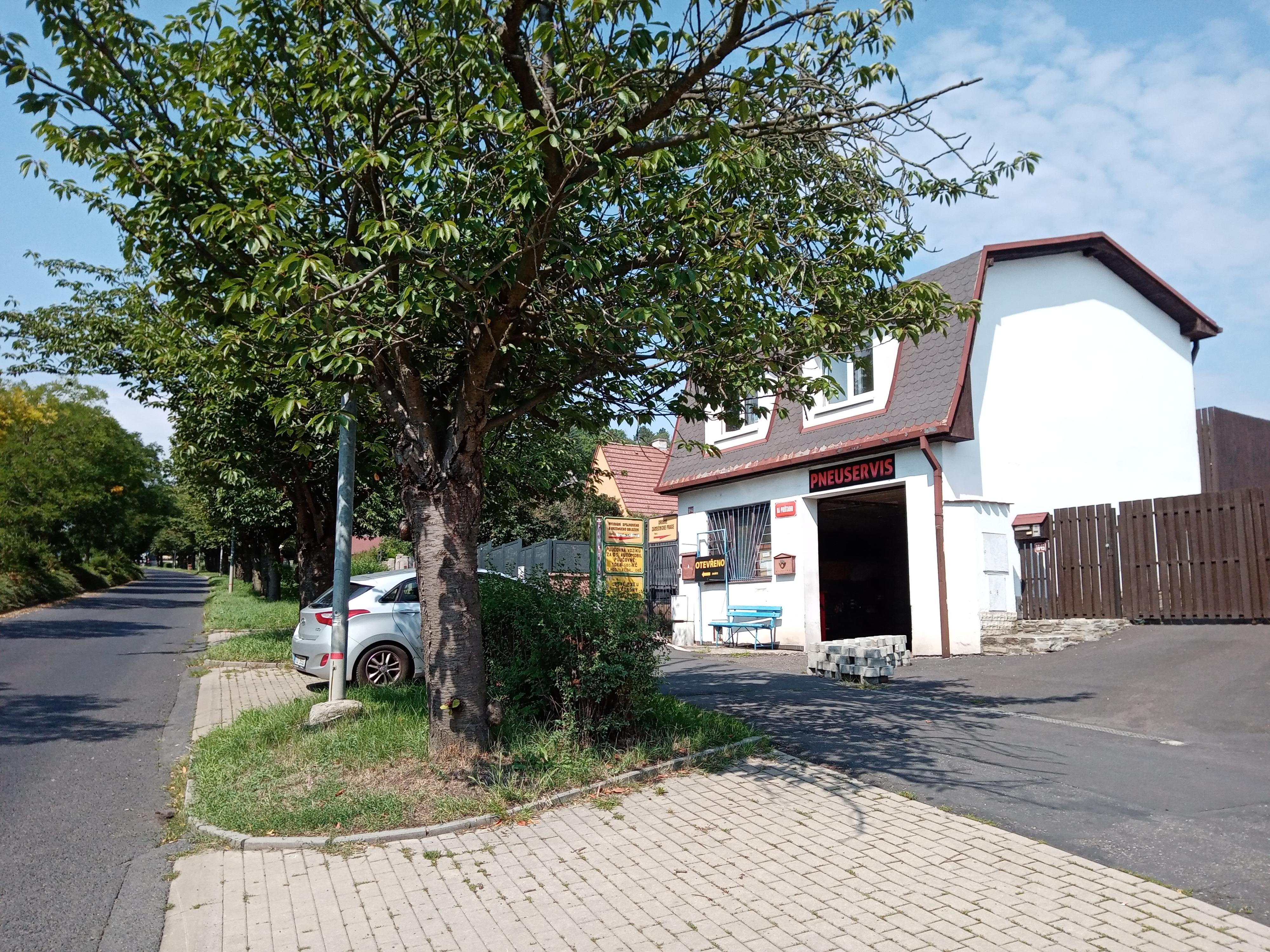 Pneuservis a autoopravna Paul Kadaň foto 2