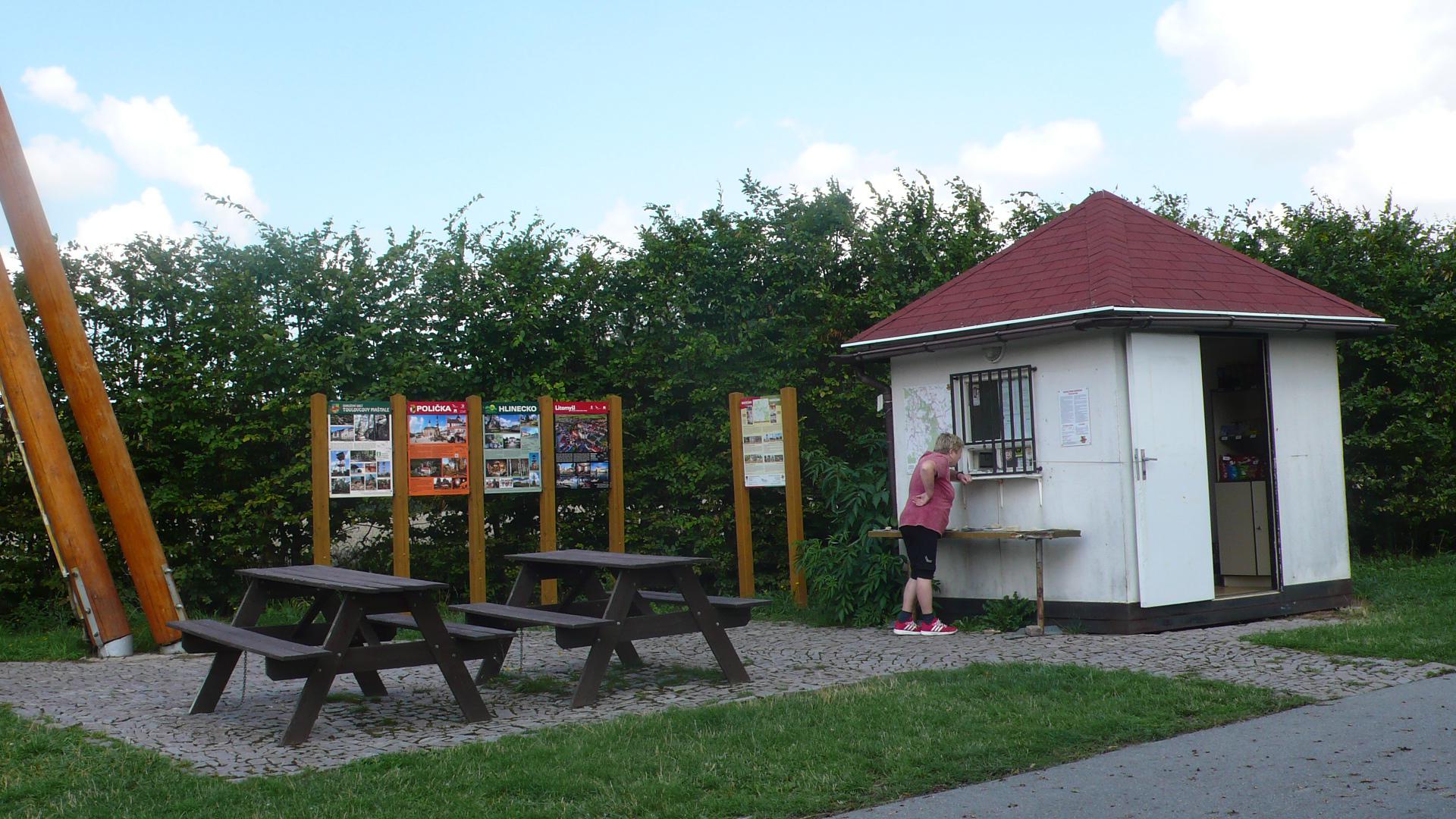 Občertsvení Rozhledna Borůvka foto 2