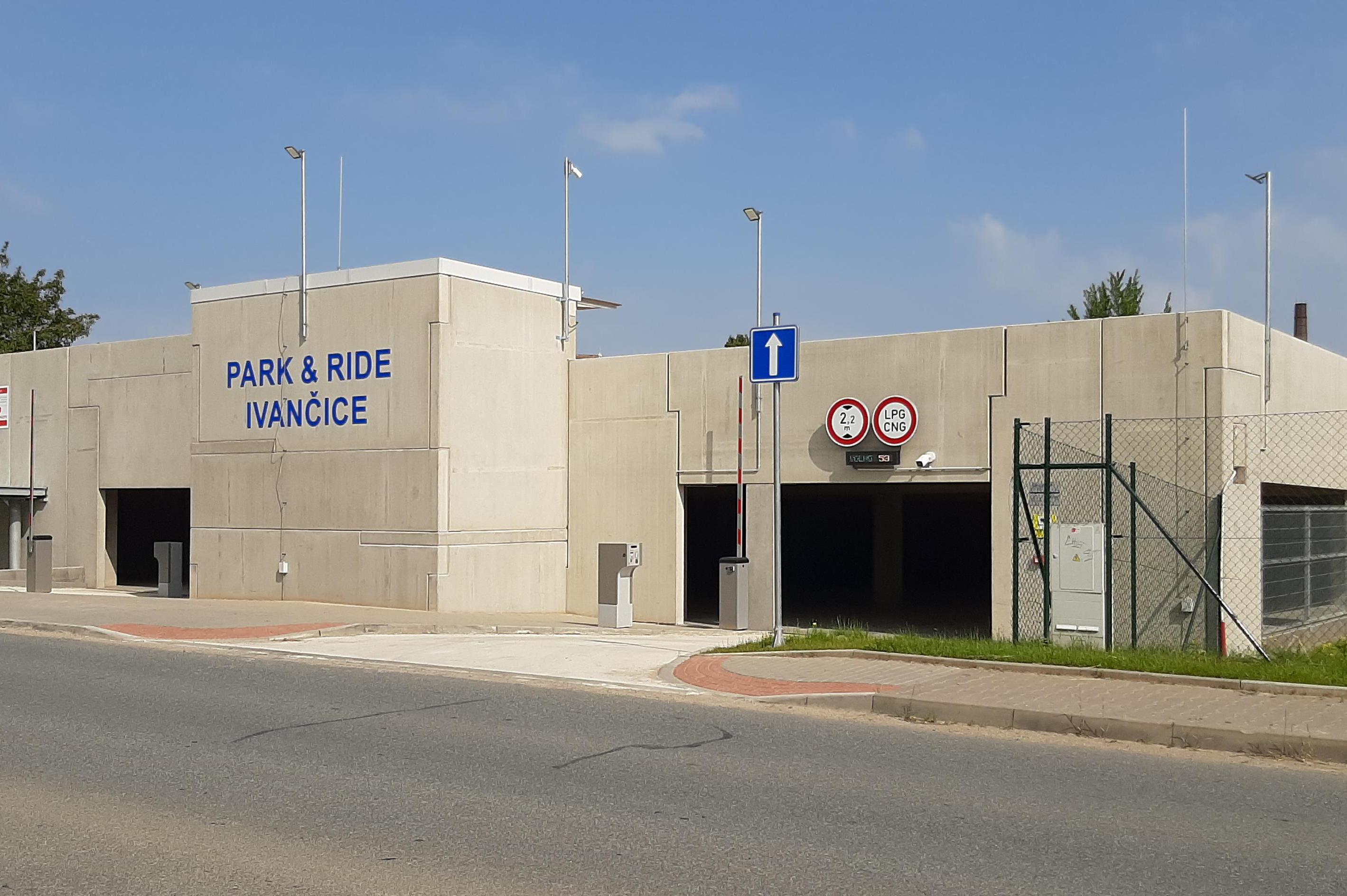 Parkovací dům P+R Ivančice