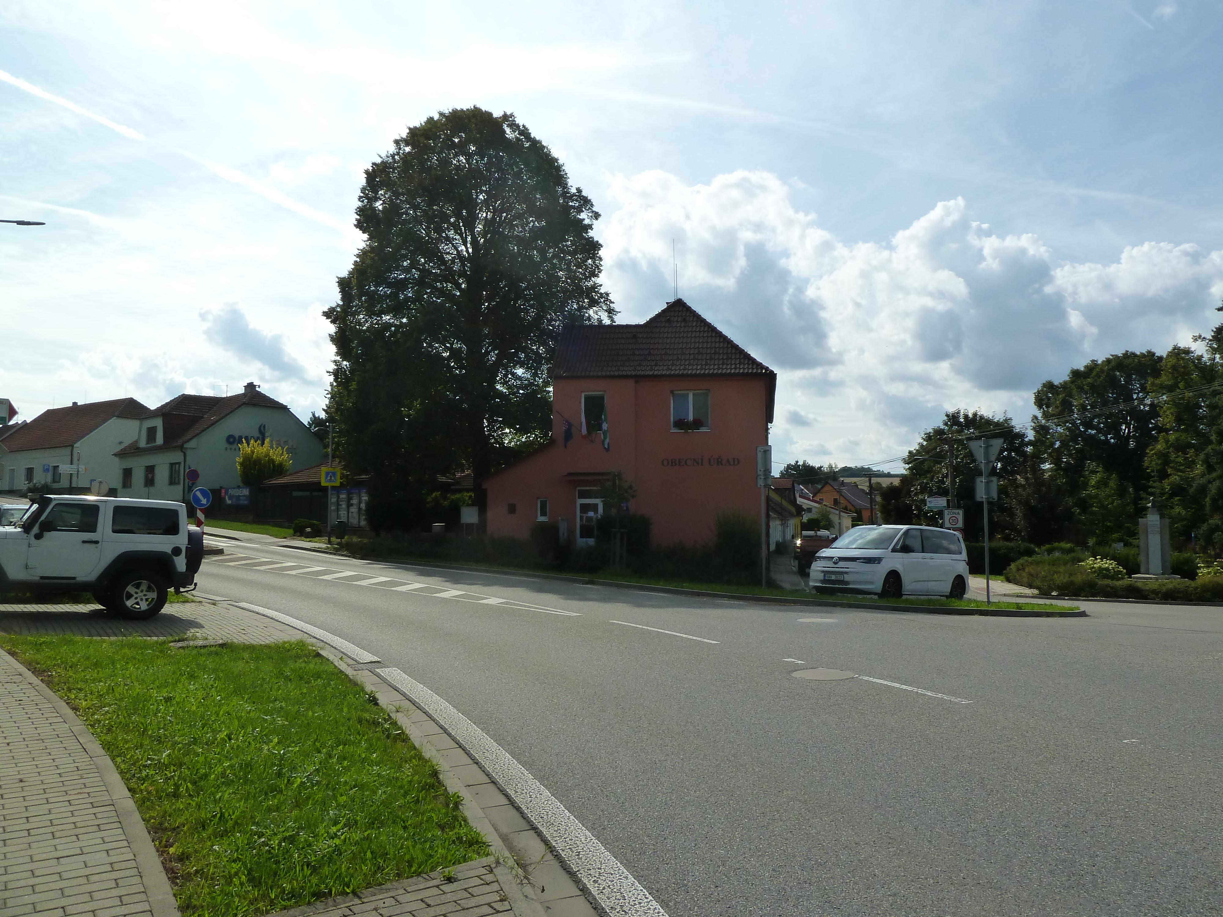 Tetčice - obecní úřad foto 2