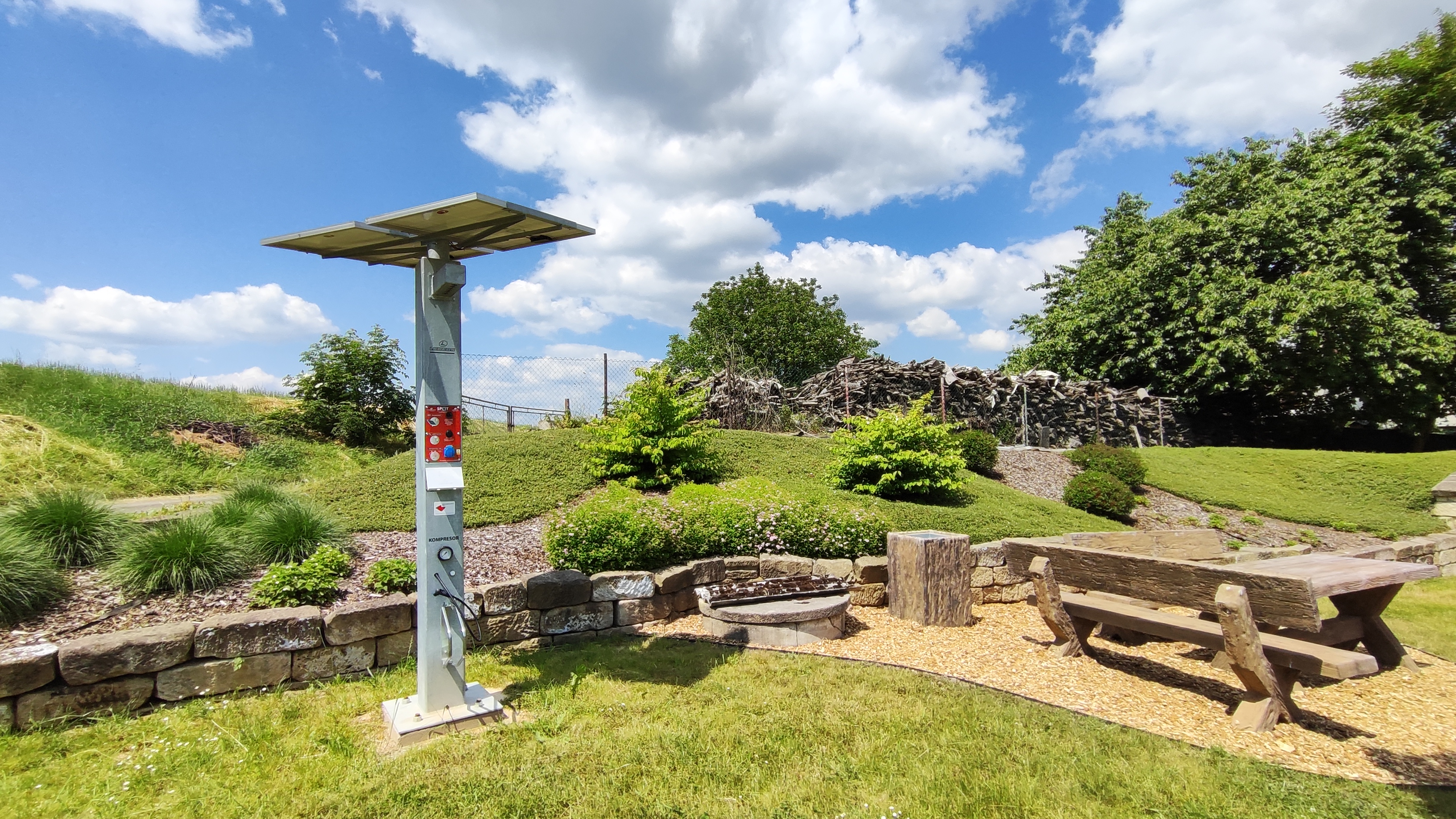 Veřejná zásuvka pro nabíjení