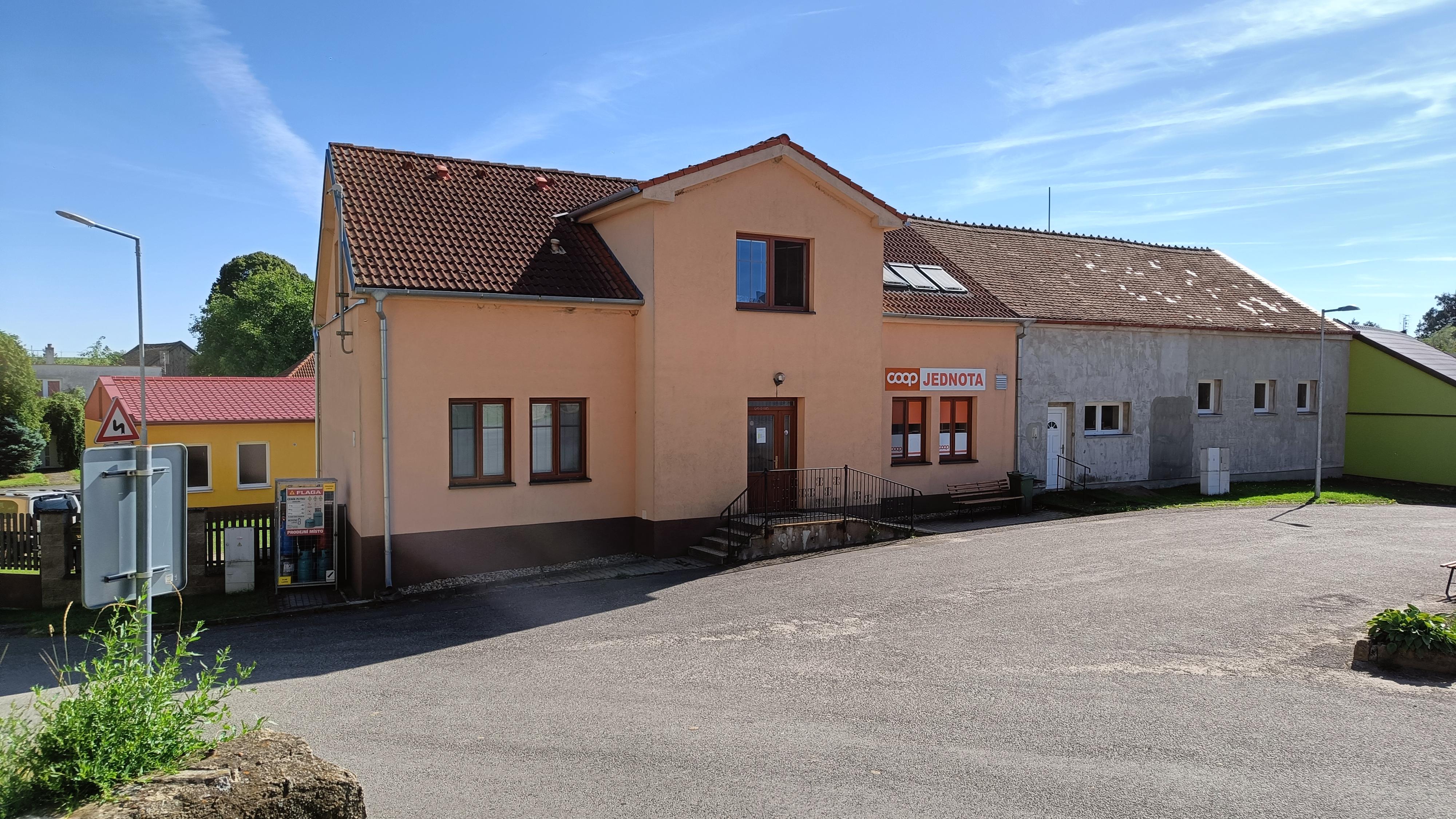 JEDNOTA, spotřební družstvo, Moravský Krumlov – COOP foto 2