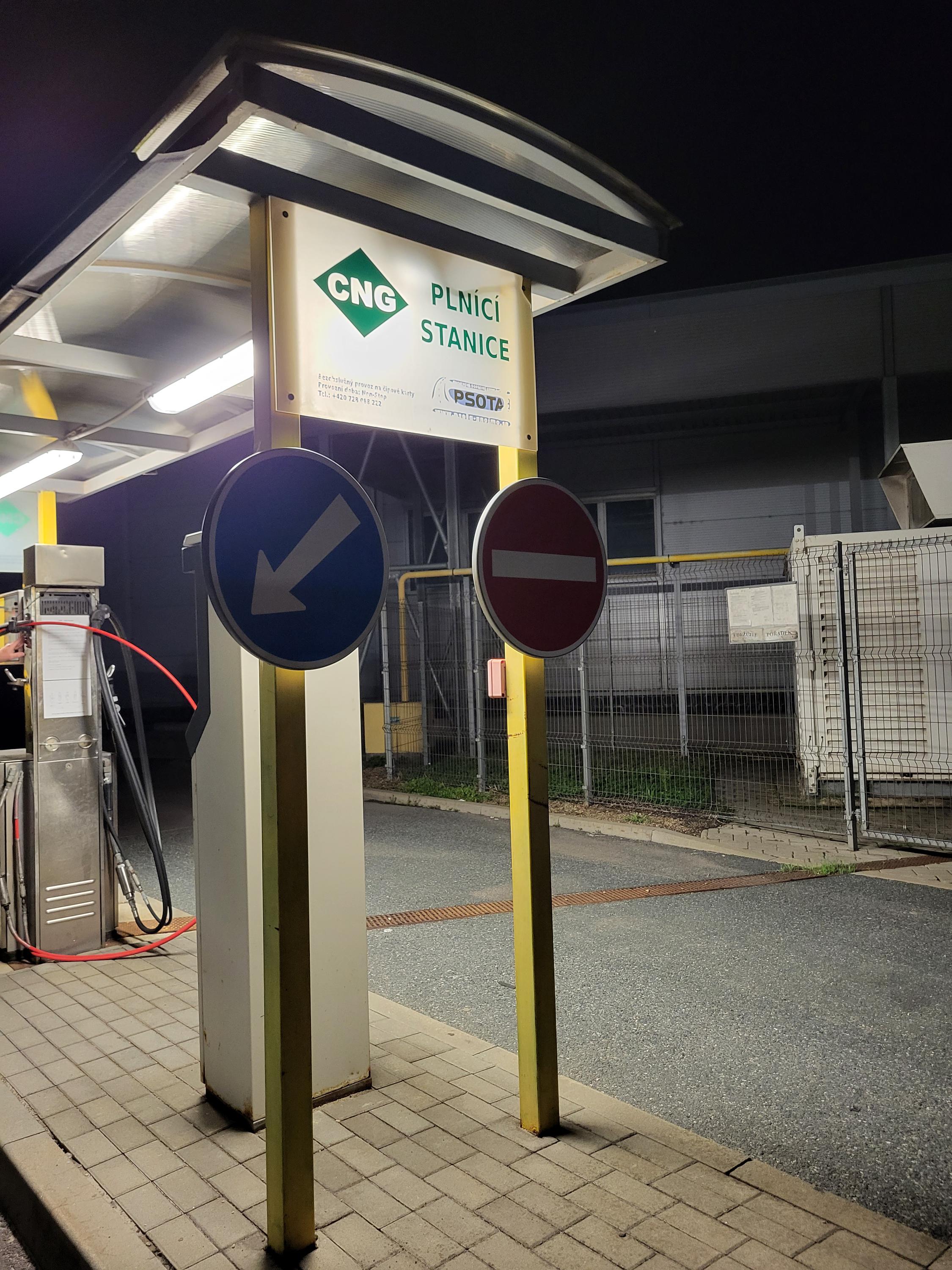 Autocentrum PSOTA - plnicí stanice CNG foto 2