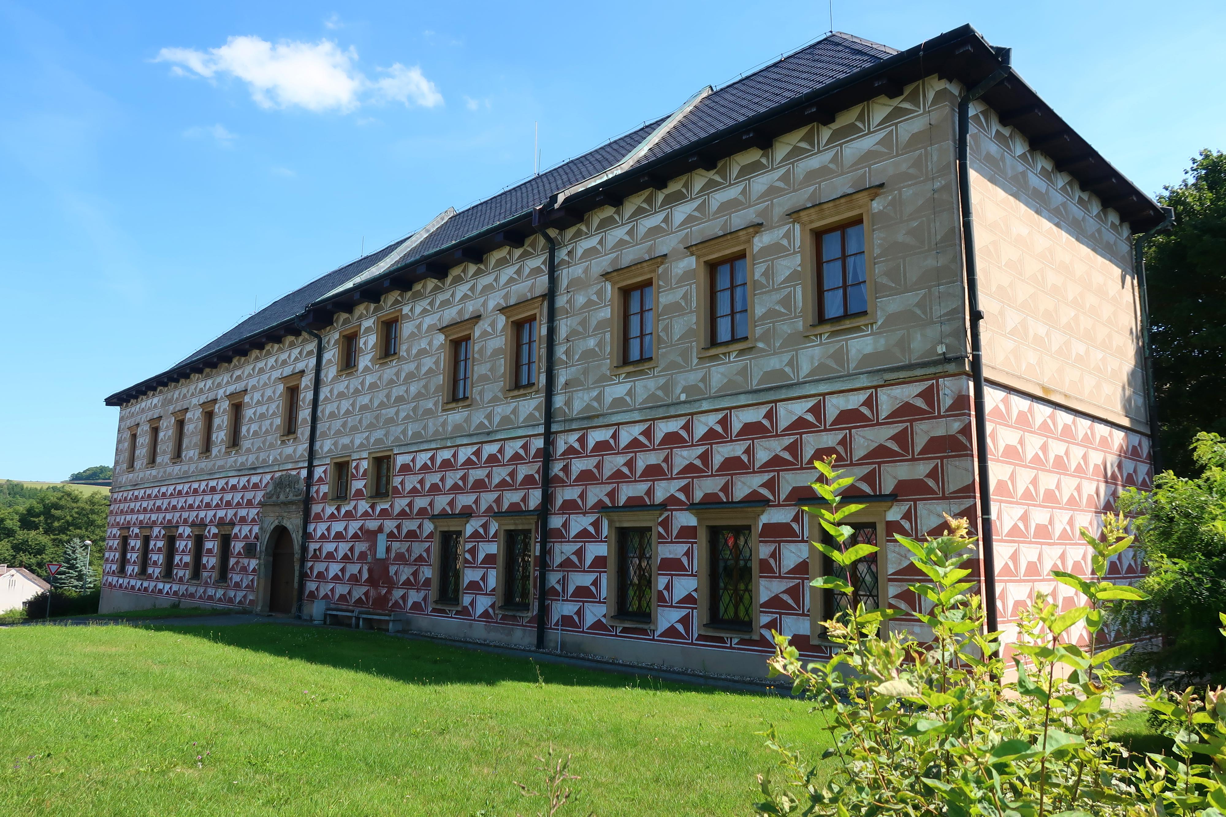 Tatenice - obecní úřad foto 2