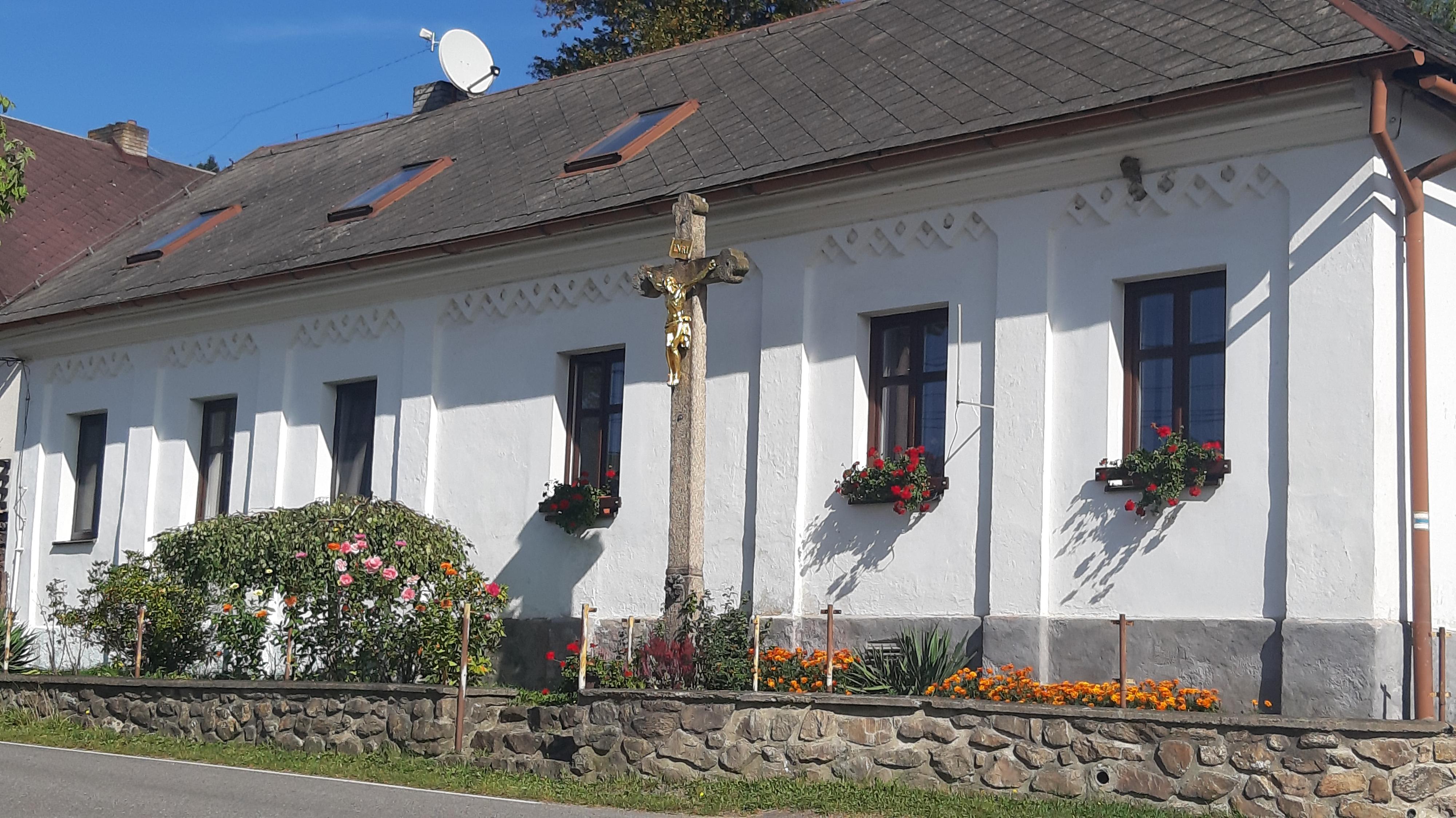 Javorek - obecní úřad foto 5