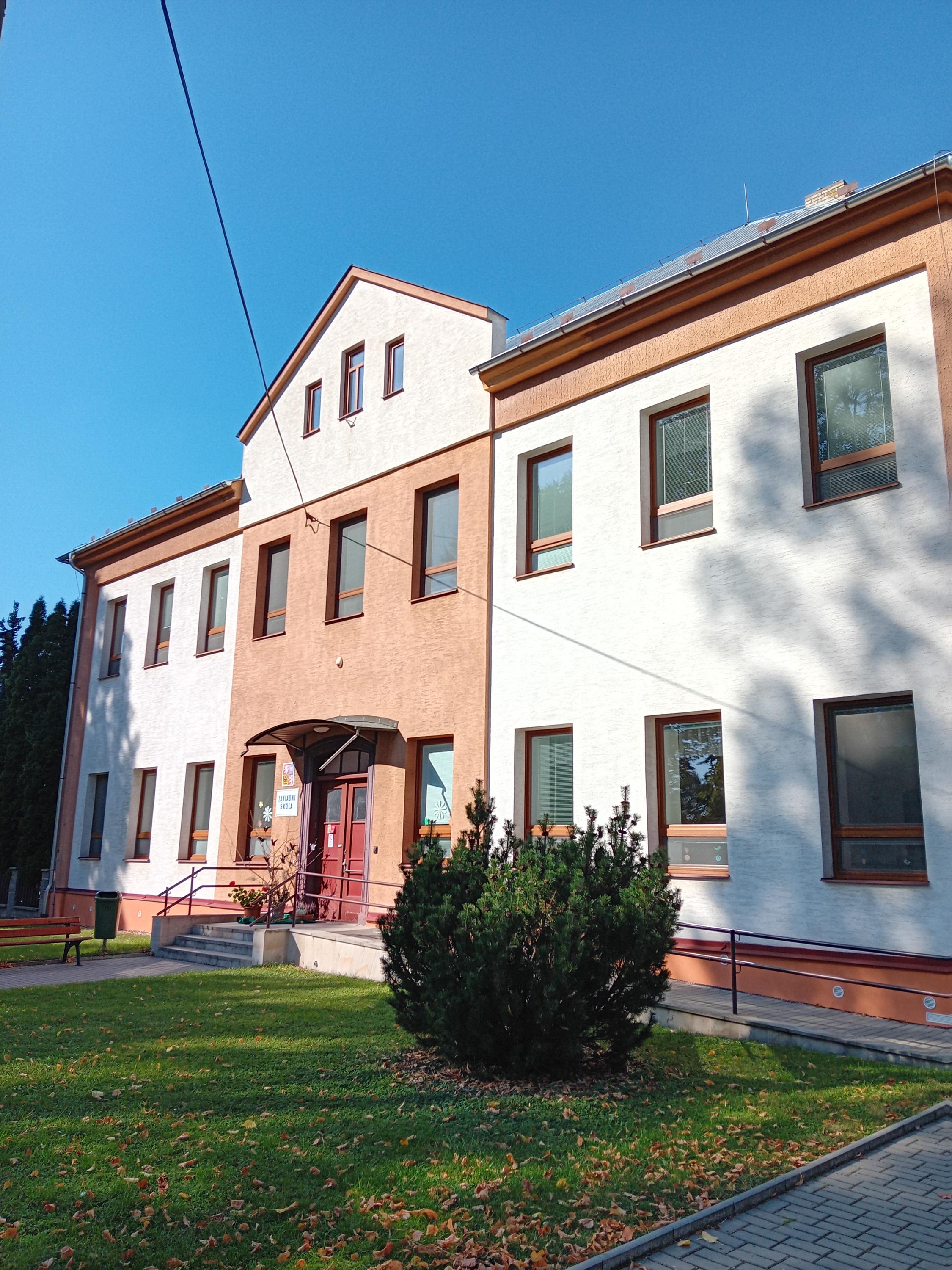 Masarykova ZŠ Dolní Roveň foto 3