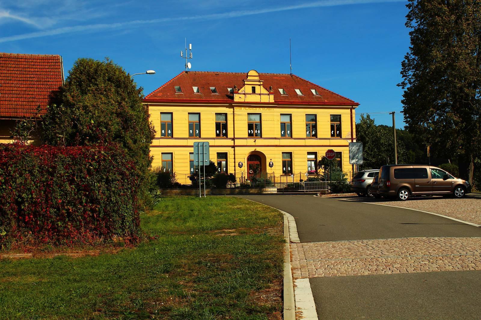 ZŠ a MŠ Dobříkov foto 2