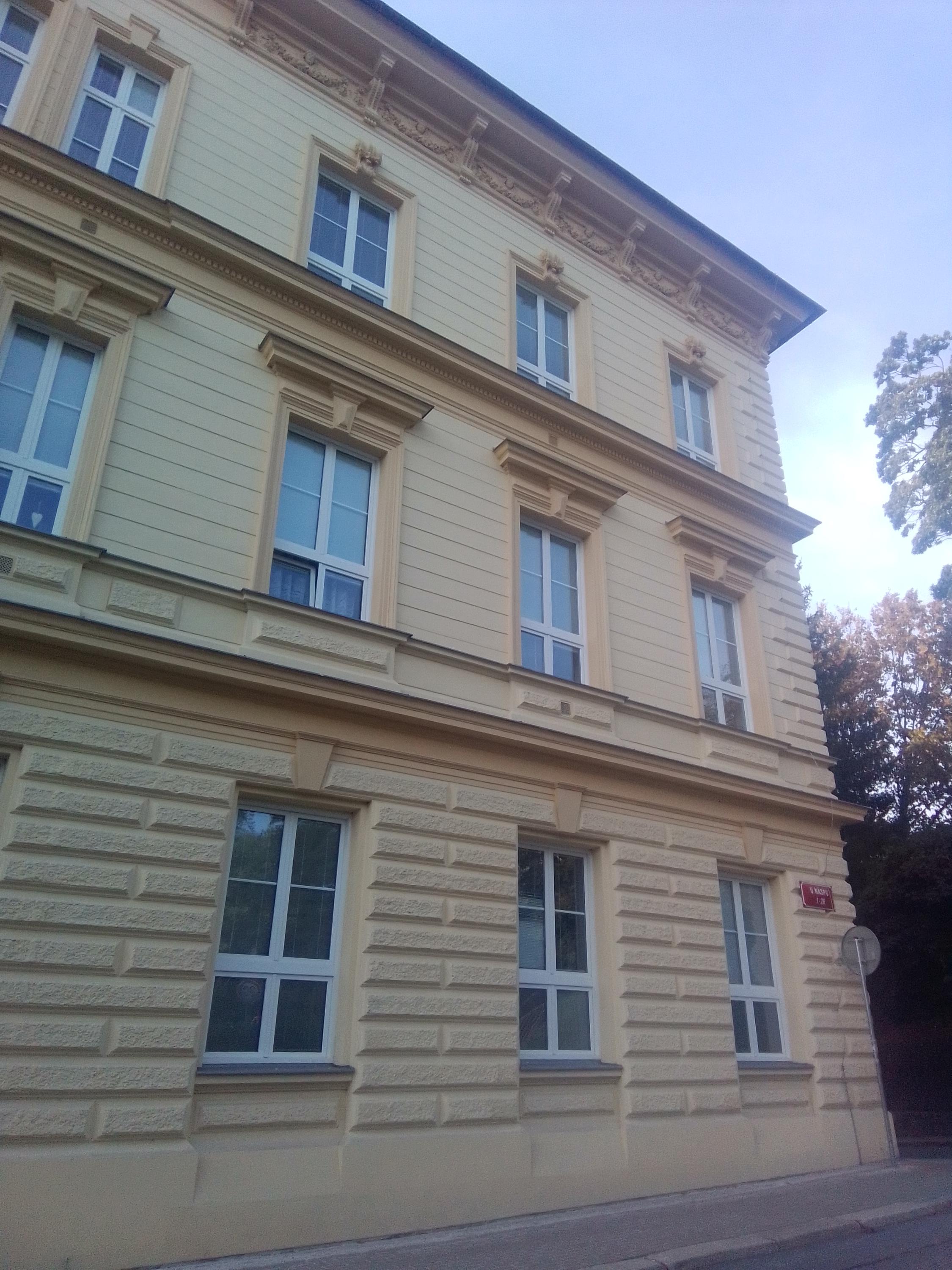 Obchodní akademie a Jazyková škola s právem státní jazykové zkoušky Liberec, Šamánkova foto 4