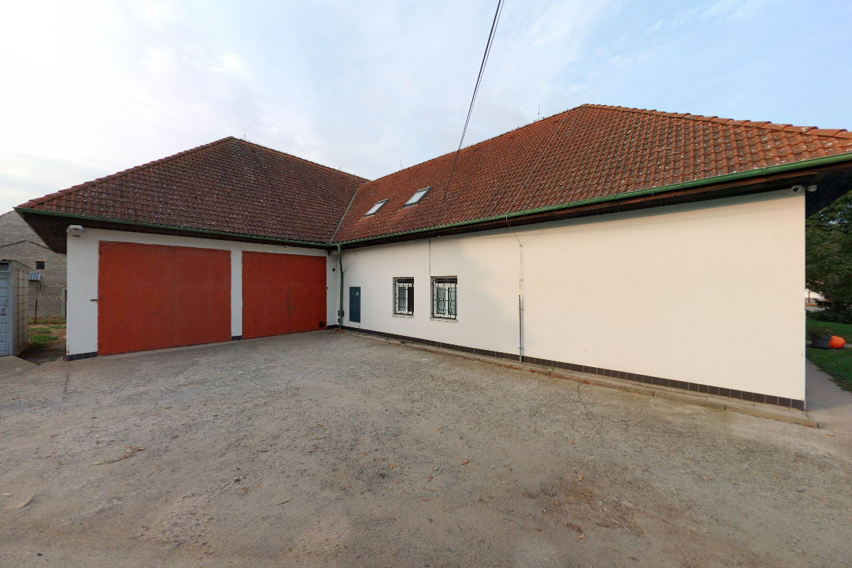 Dolní Chvatliny - obecní úřad foto 2