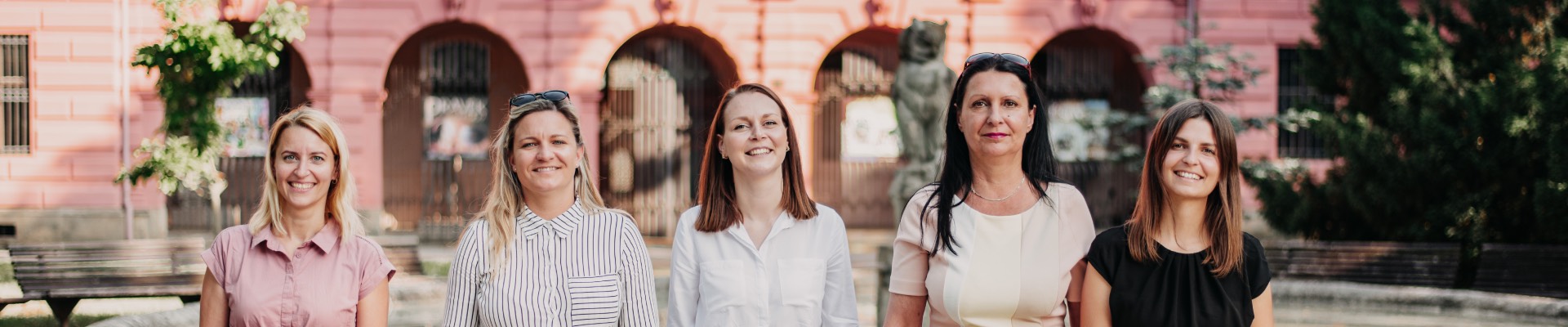 Úvodní obrázek Mgr. Veronika Chládková, Dům snů - realitní makléř