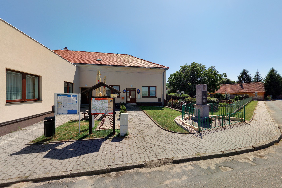 Jeníkovice - obecní úřad foto 2