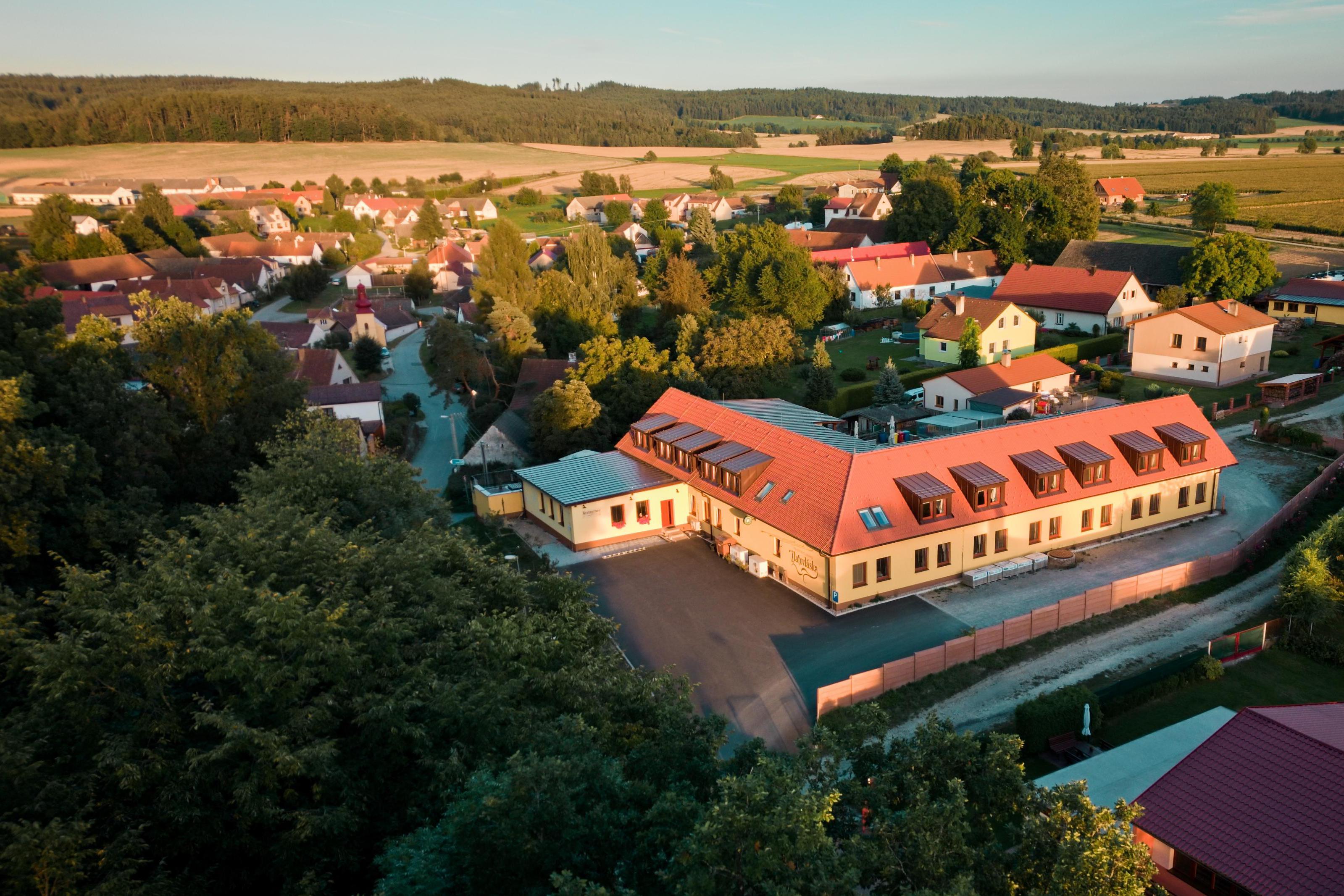 Penzion Zlatovláska u zámku Červená Lhota