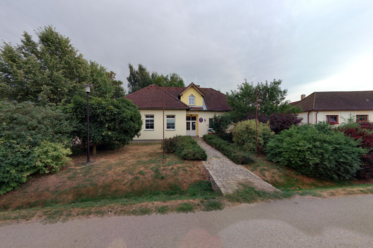 Lovčovice - obecní úřad foto 3