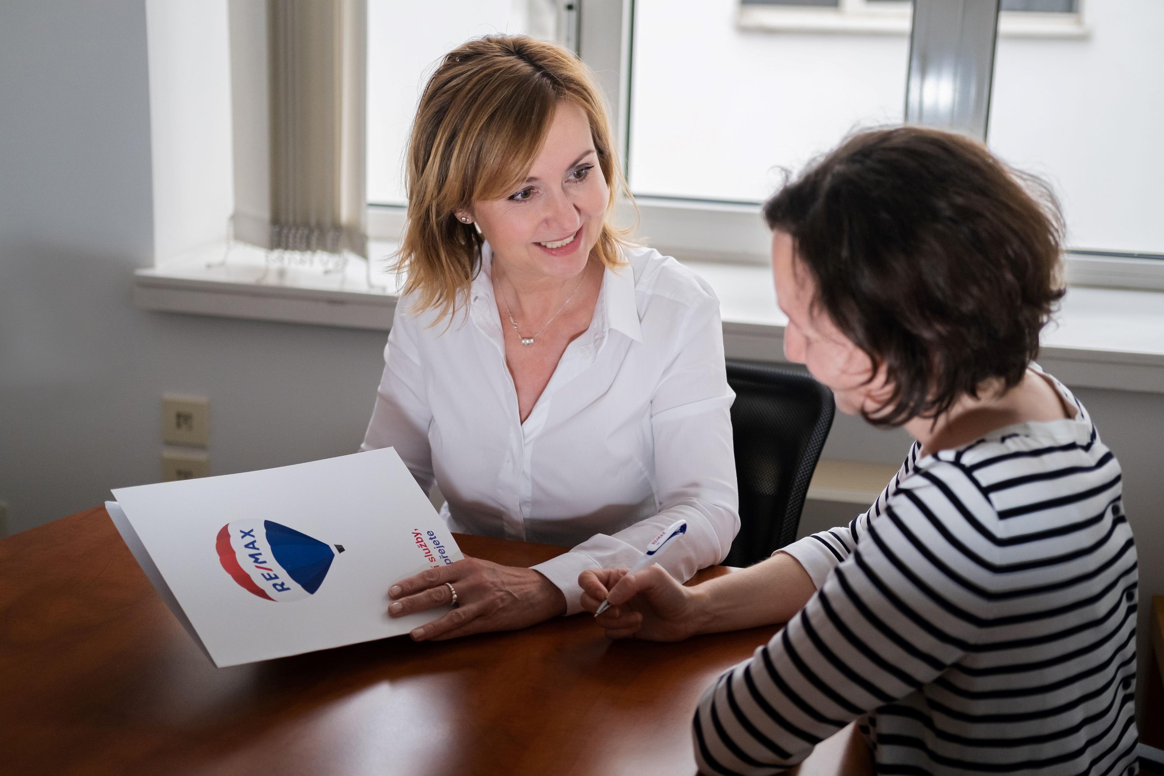 Věra Jesenská - realitní makléřka RE/MAX Alfa foto 2