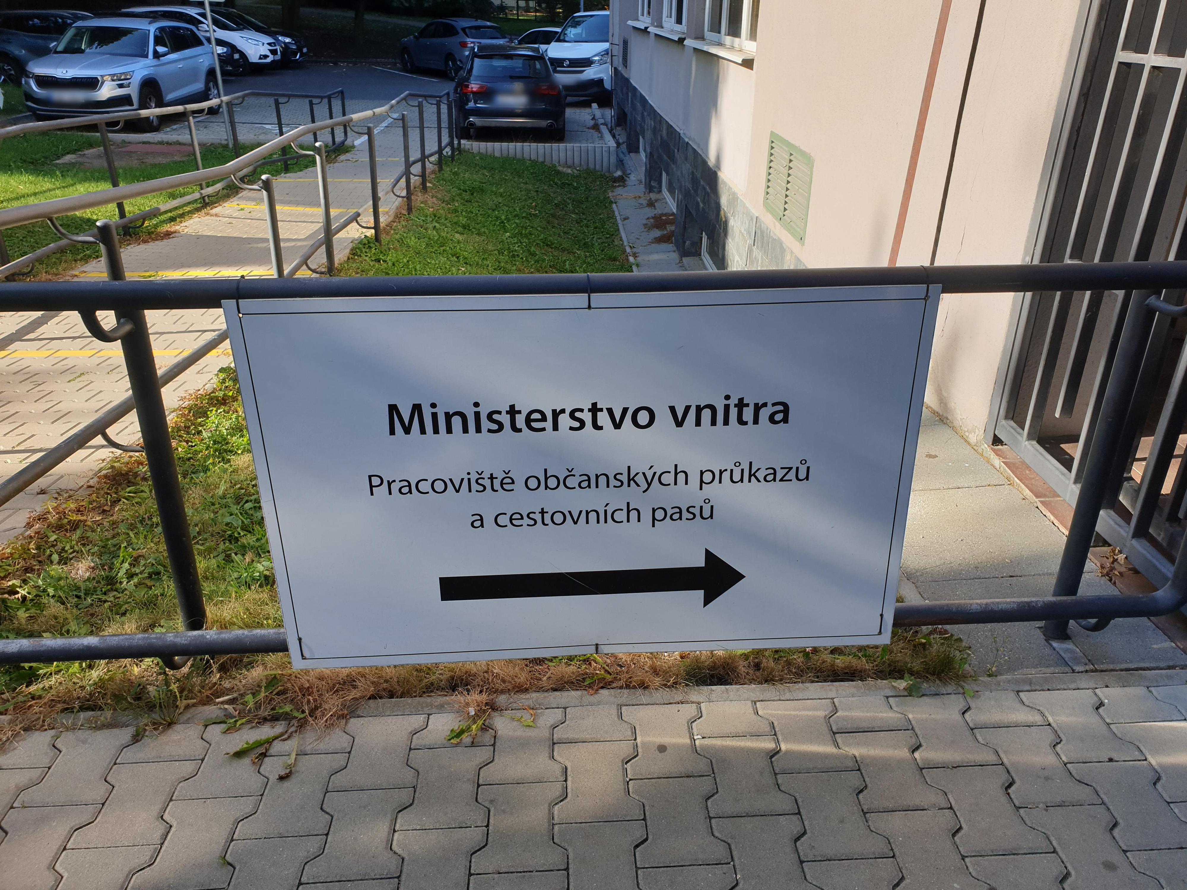 Ministerstvo vnitra - Pracoviště občanských průkazů a cestovních pasů foto 4