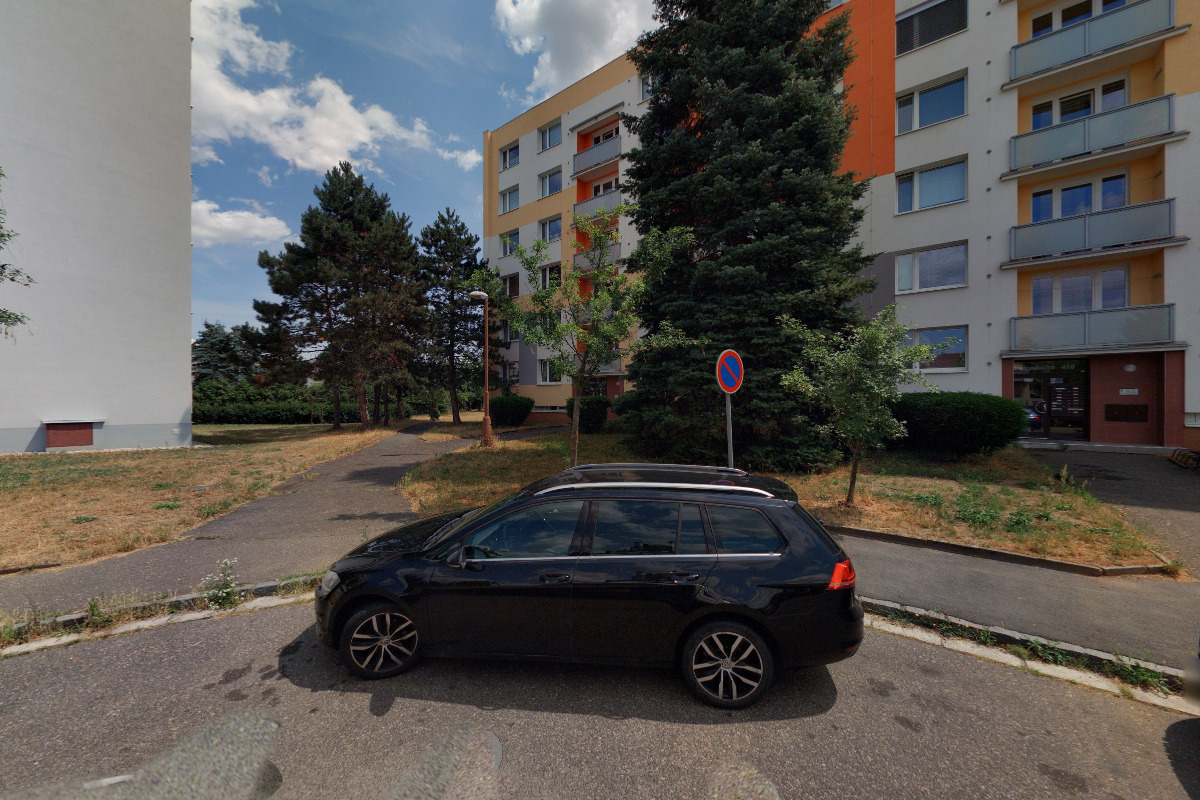 BYTOVÉ DRUŽSTVO HRADECKÁ