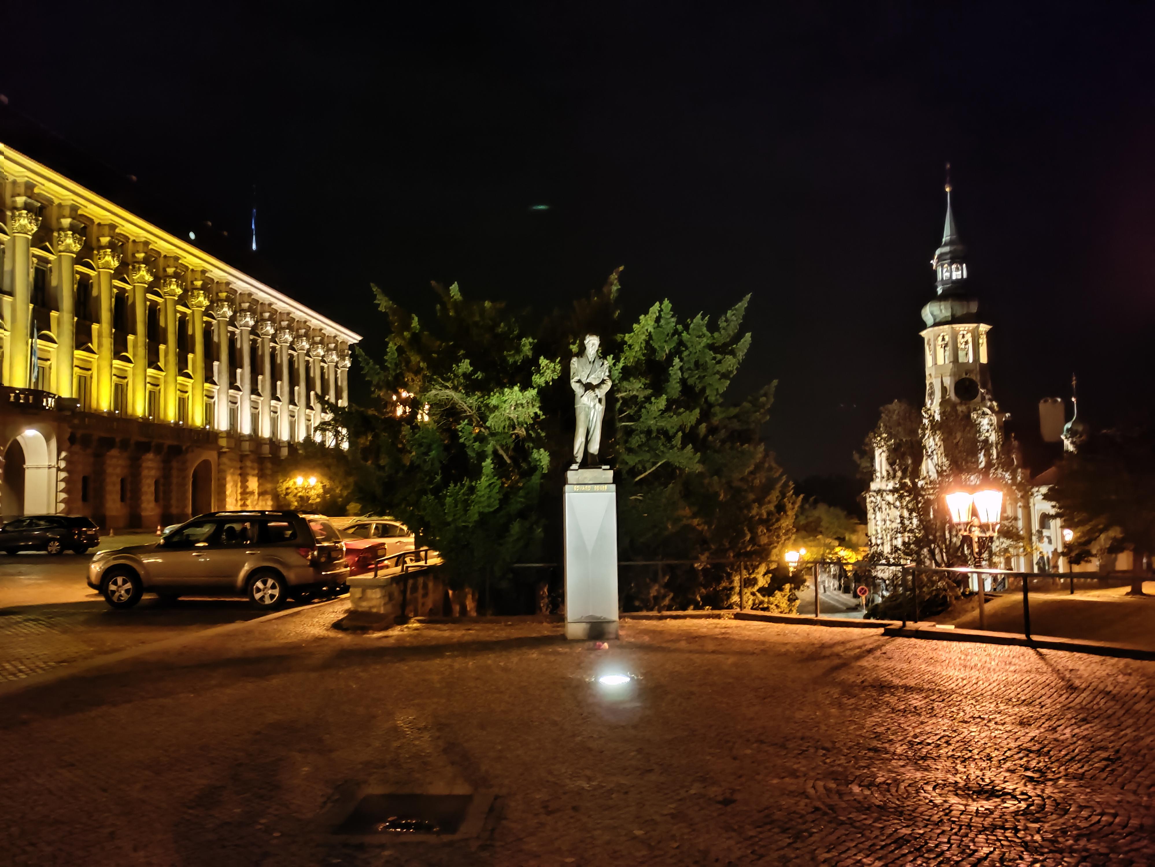 Ústřední vědecká knihovna Ministerstva zahraničních věcí ČR foto 2