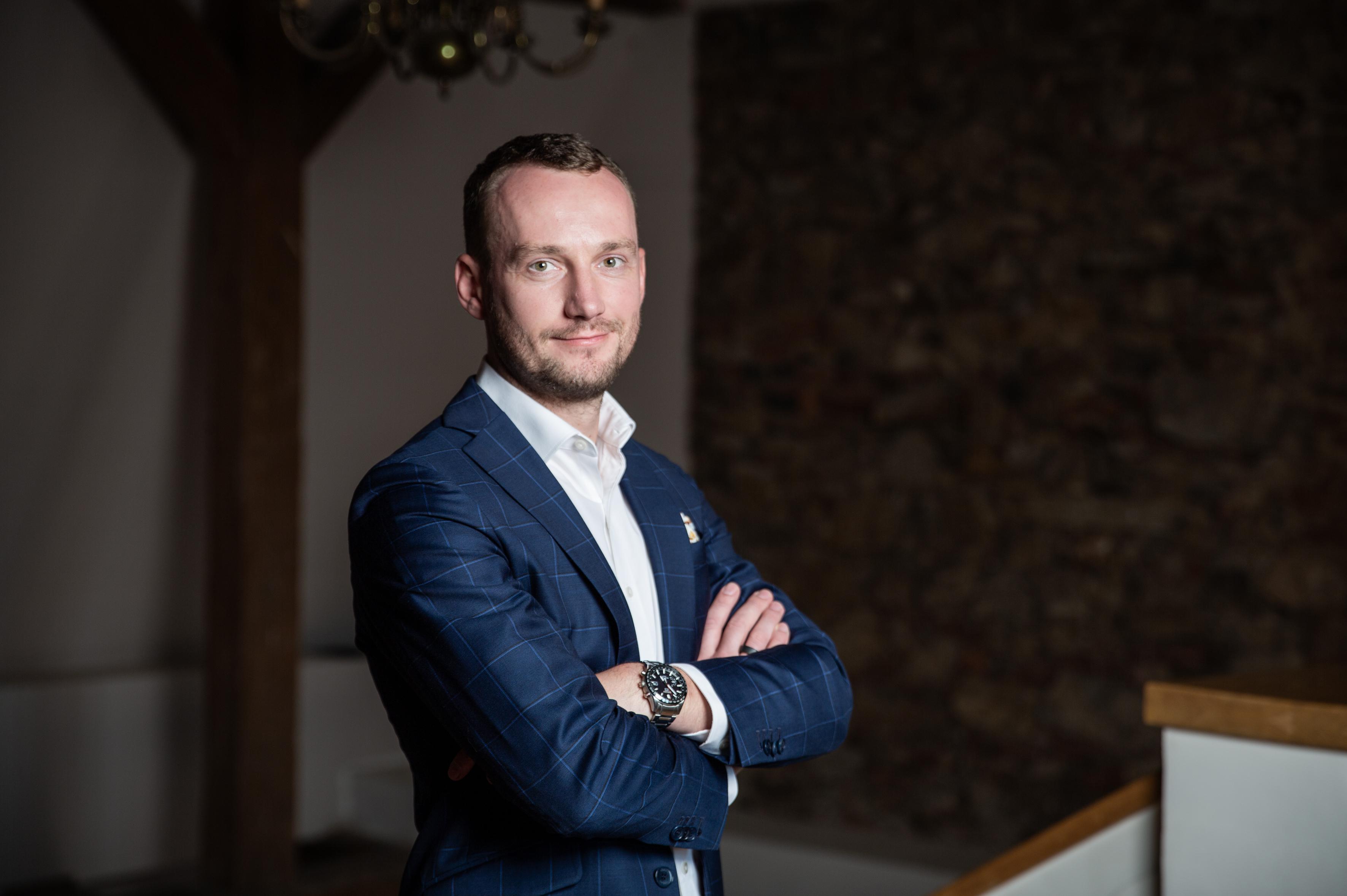 Petr Pražák, finanční poradce, 4fin