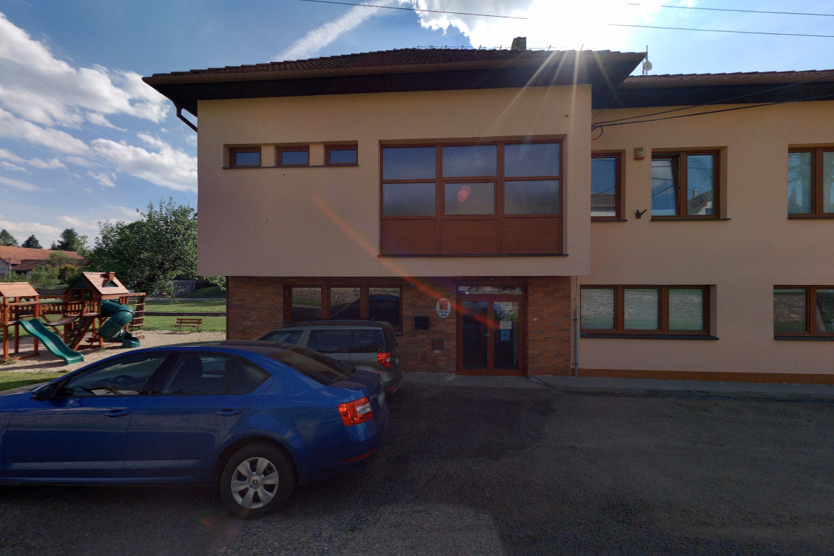 Jersín - obecní úřad foto 2