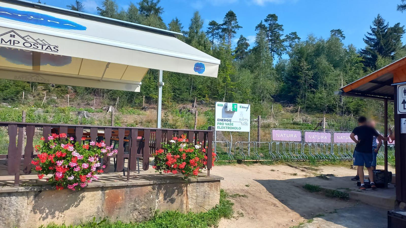 Nabíjecí stanice Chatová osada a kemp Ostaš foto 3