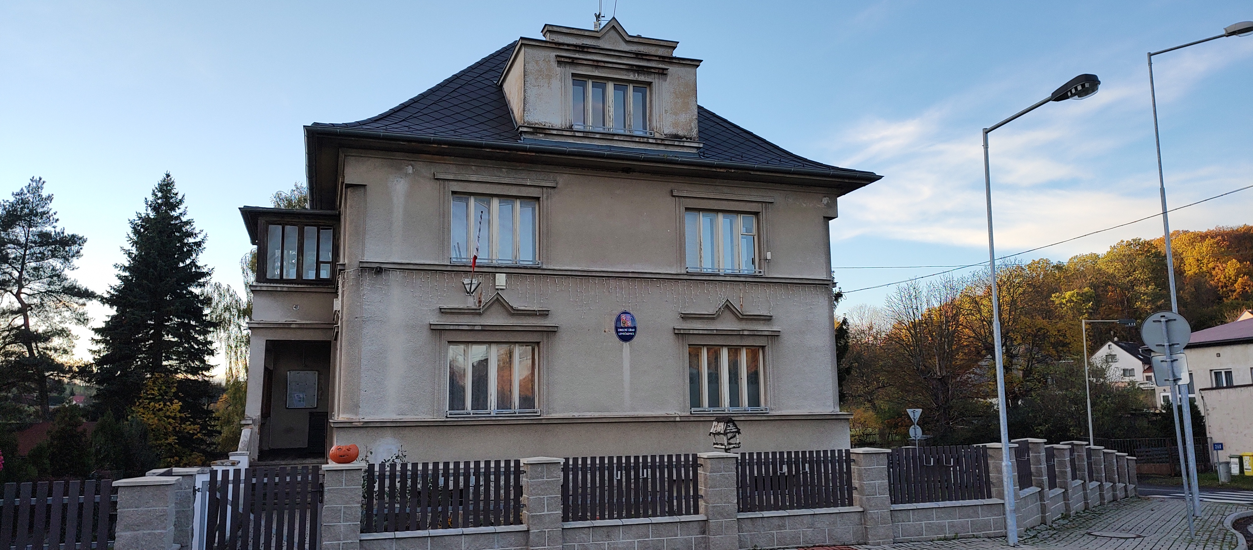 Lovečkovice - obecní úřad foto 4