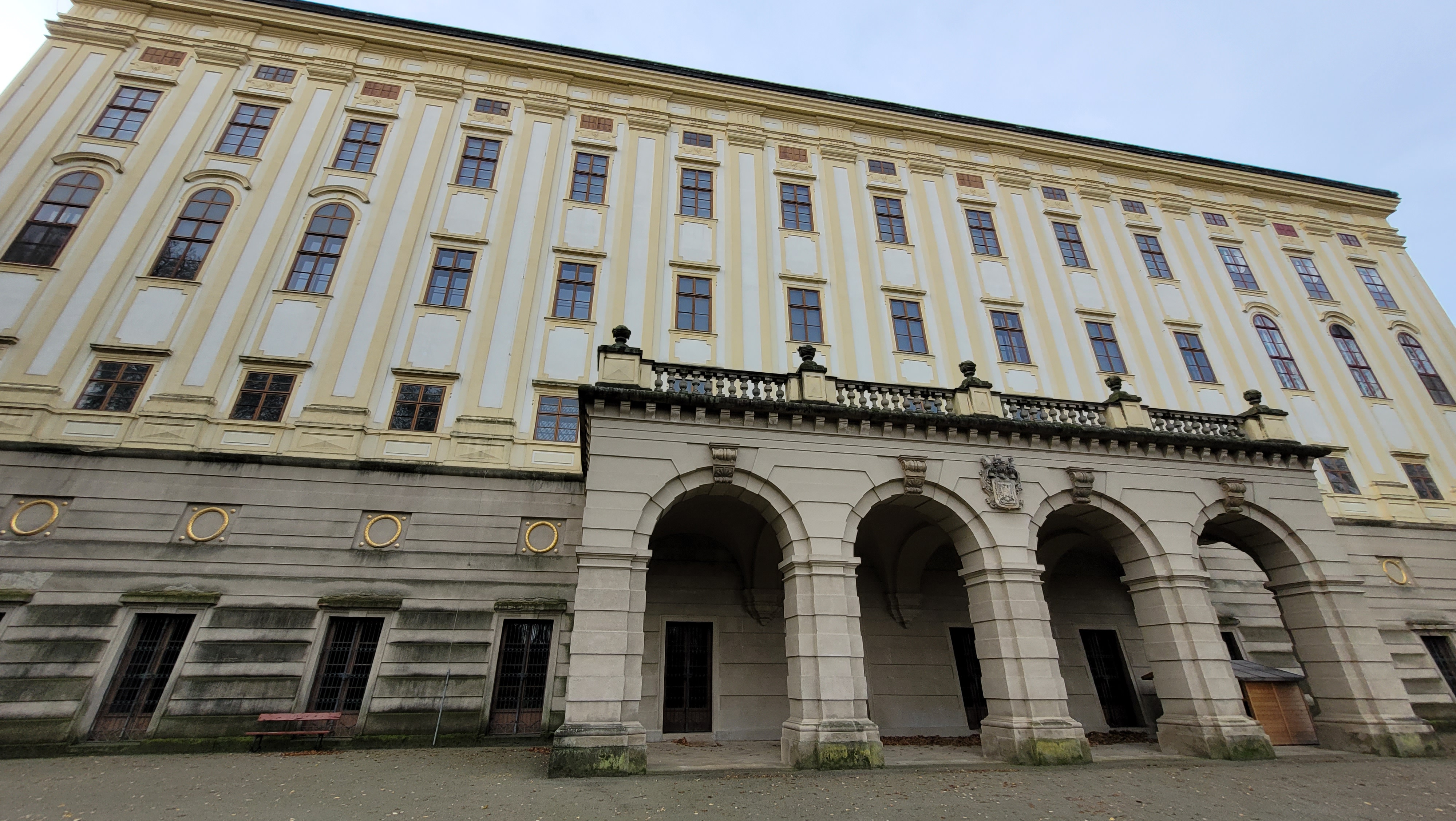 Historická knihovna Arcibiskupského zámku a zahrad foto 6