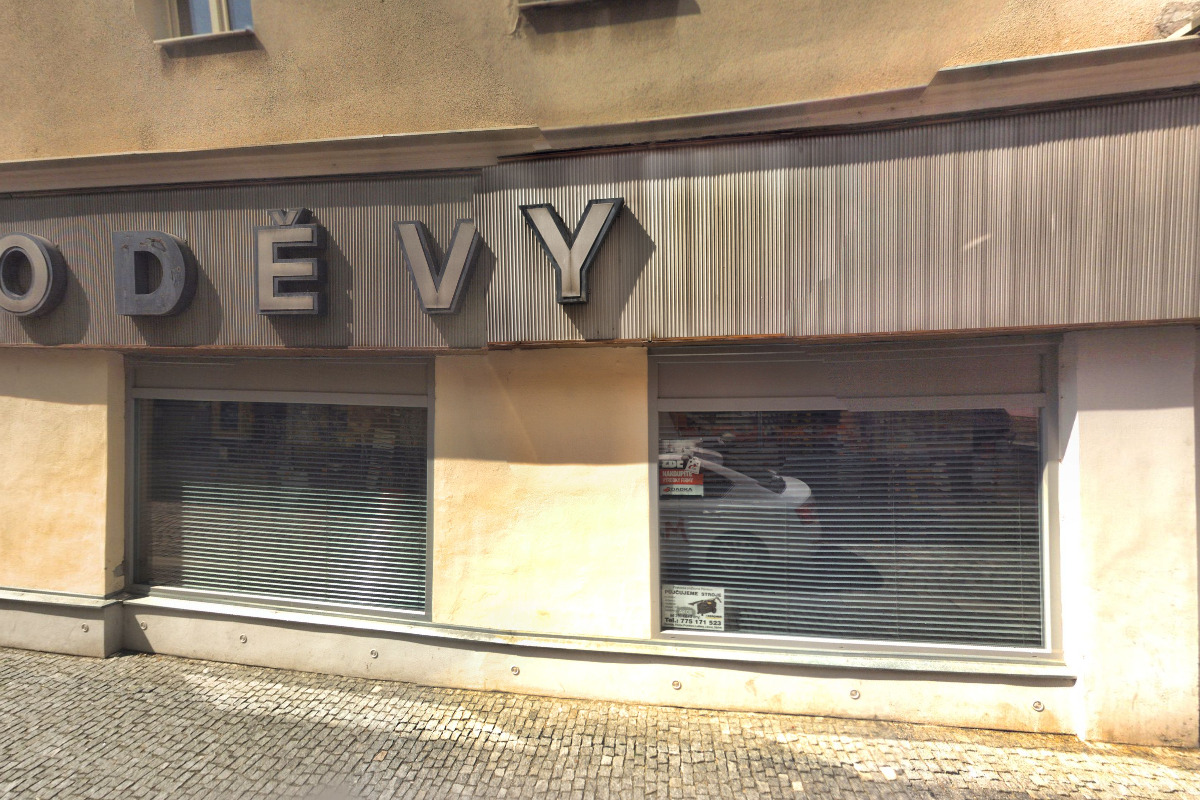 KADEŘNICTVÍ JULIE LAKOMÁ (MASAŘÍKOVÁ)