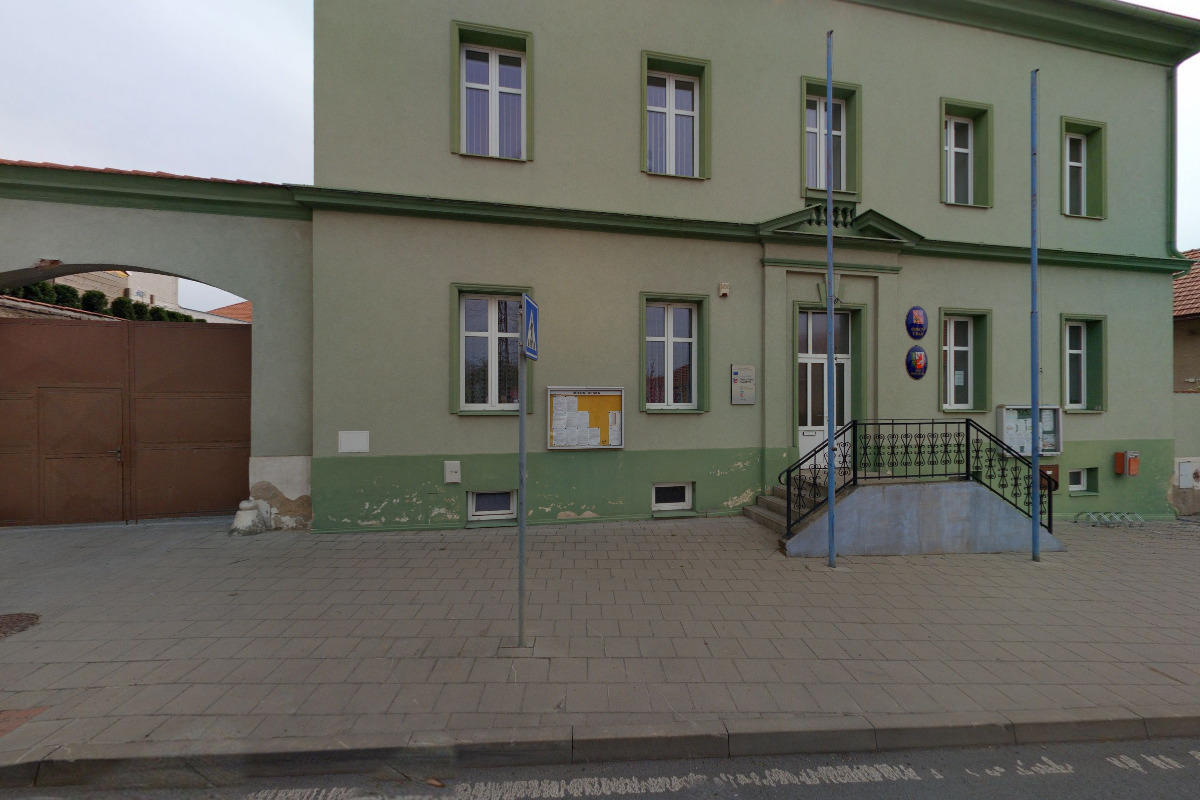 Místní knihovna Račiněves