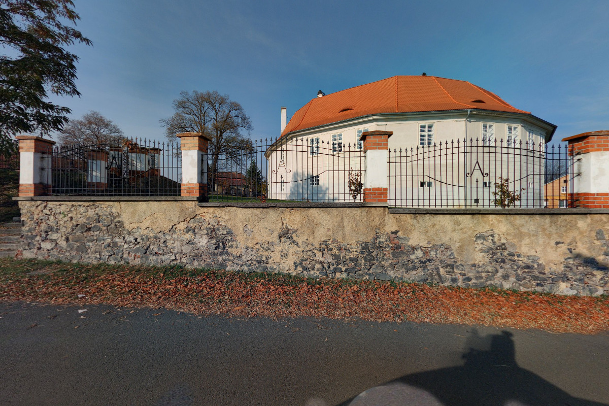 Římskokatolická farnost Nepomyšl