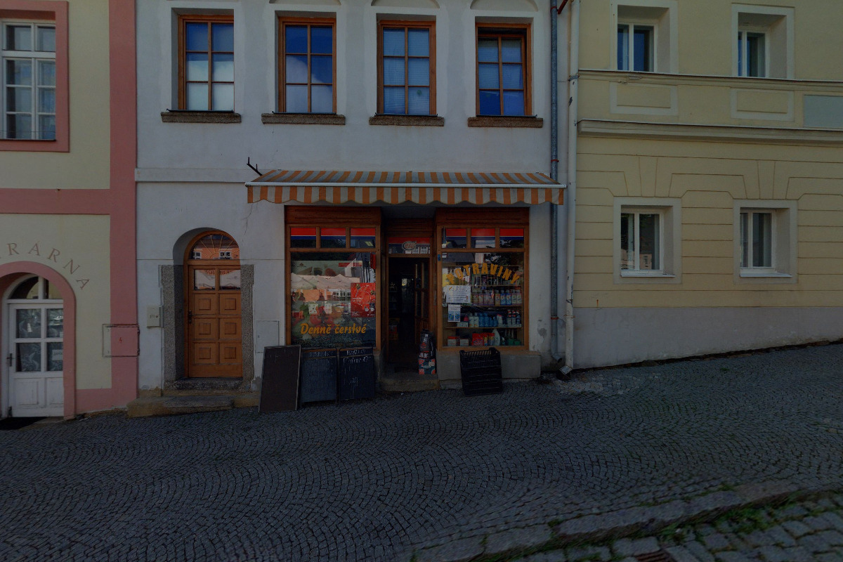 Potraviny Bečov nad Teplou, Zámek