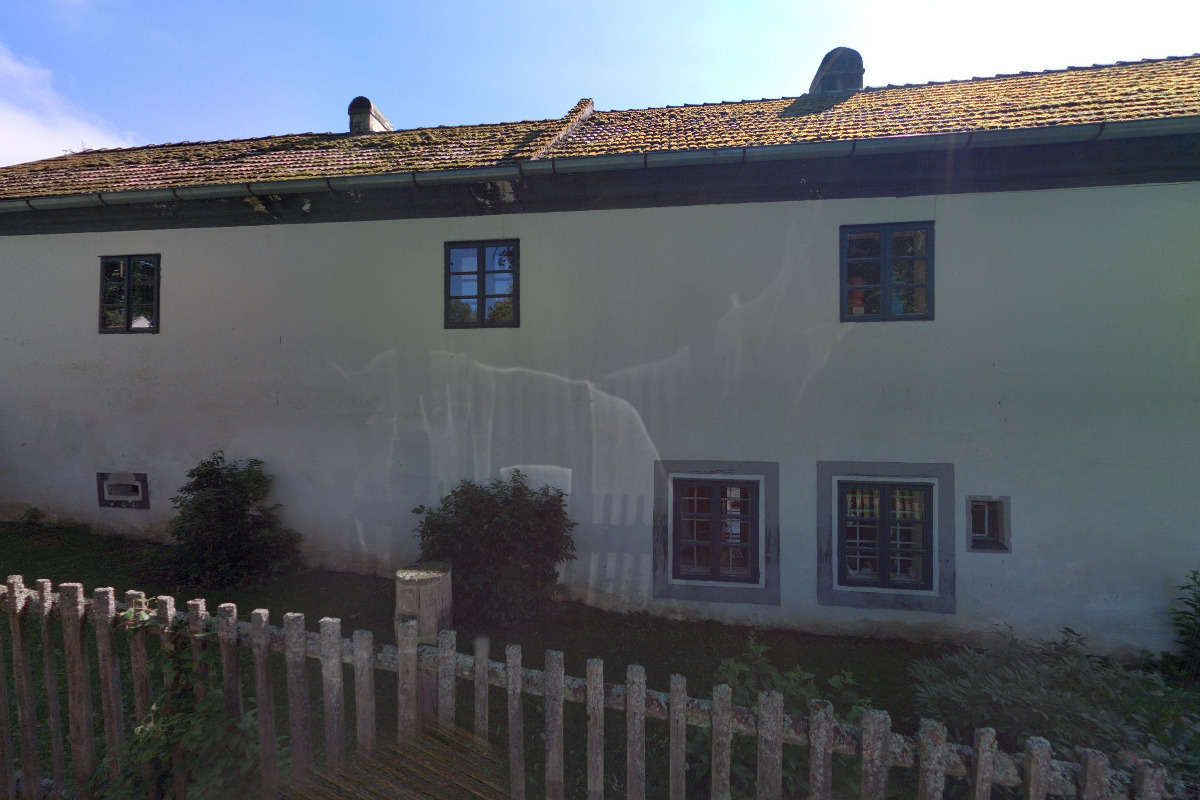 Chalupa v aleji foto 3