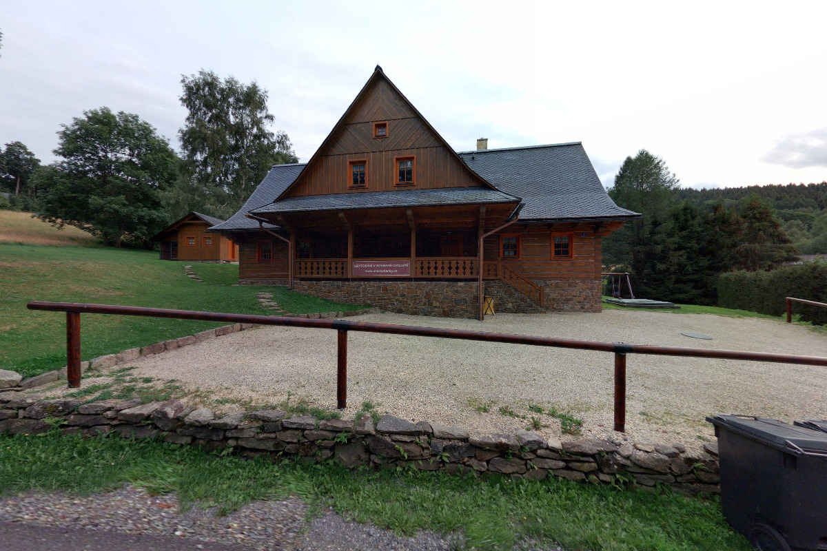 Dvě roubenky foto 2