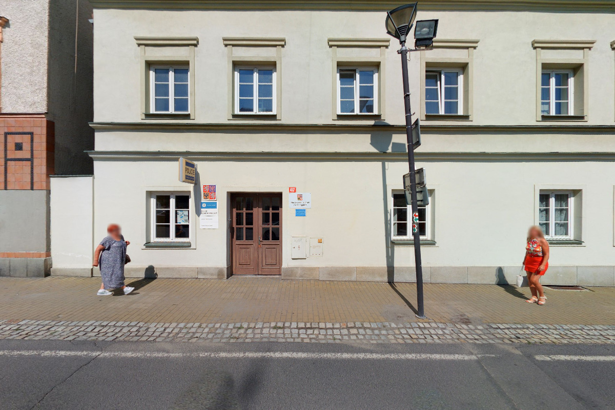 Mgr. Alena Hlavešová, advokátka