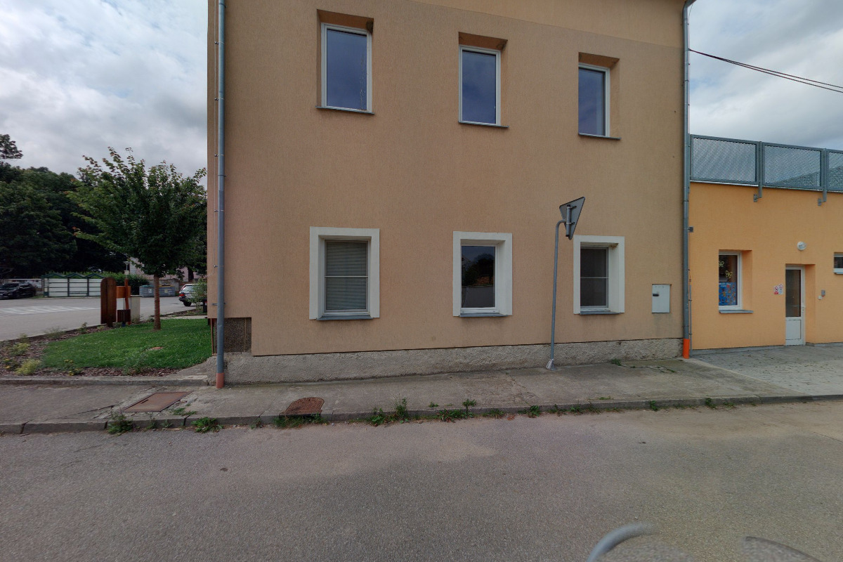 ZŠ a MŠ Neznašov foto 2