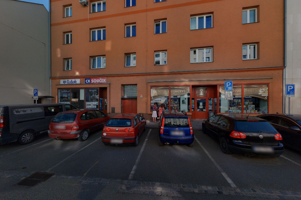 Knihkupectví Mezi Světy foto 2