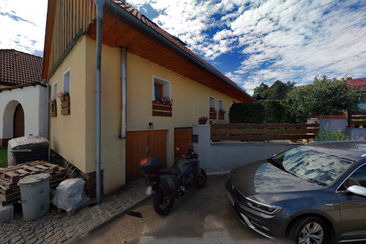 Práce minibagrem - Lucie Jabůrková