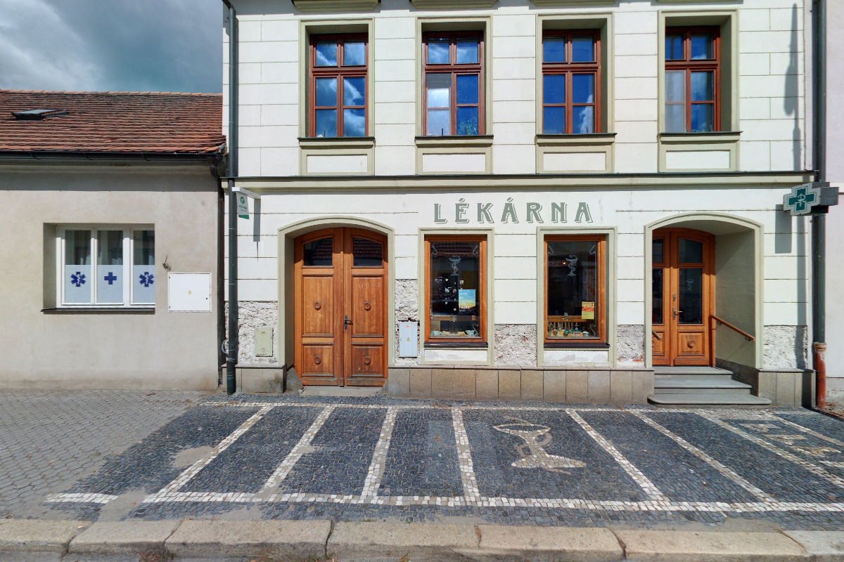 Lékárna u sv.Trojice v Netolicích foto 2