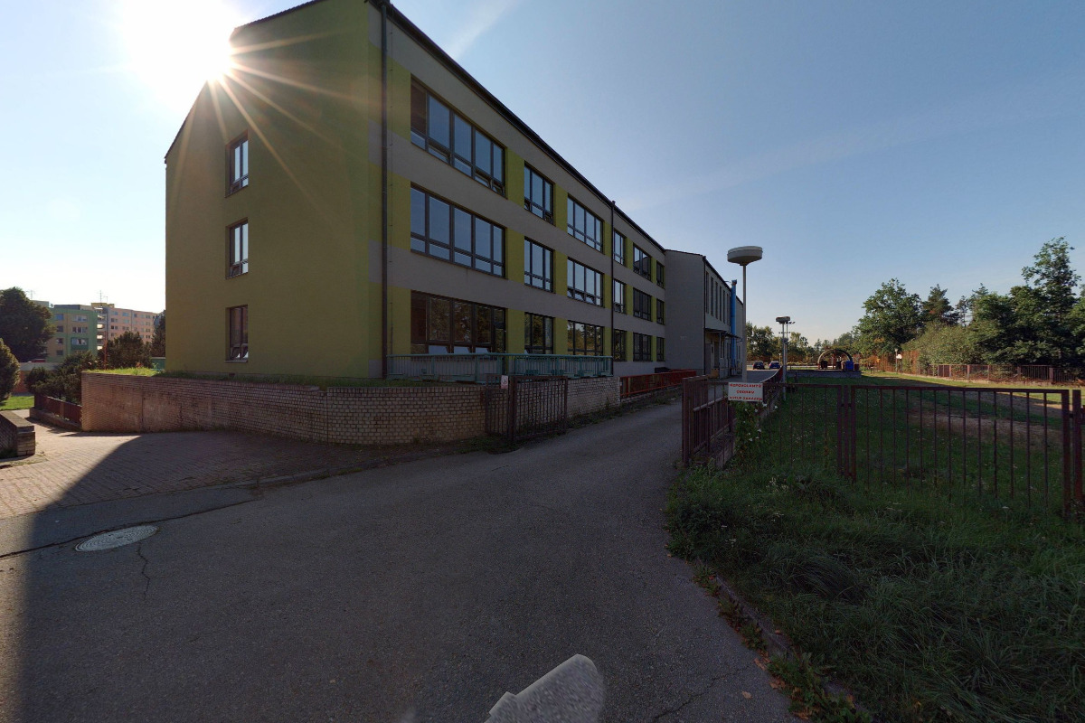 ZŠ Jindřichův Hradec, Větrná foto 2