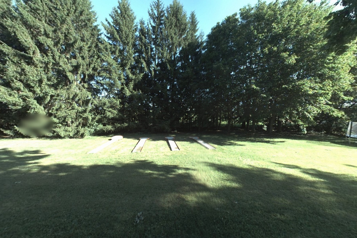 Autokemp U letadla - minigolf