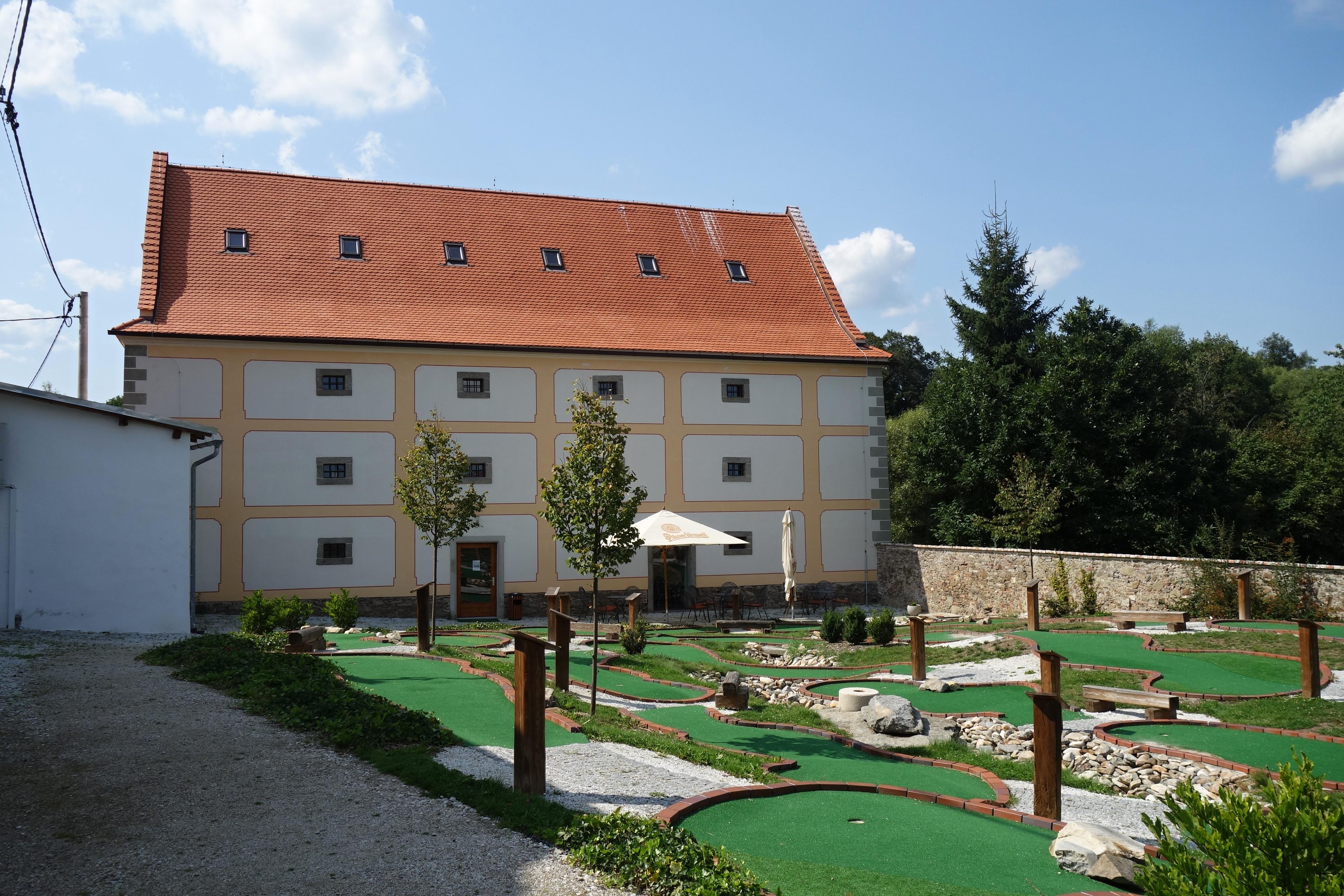 Adventure golf Hrádek foto 2