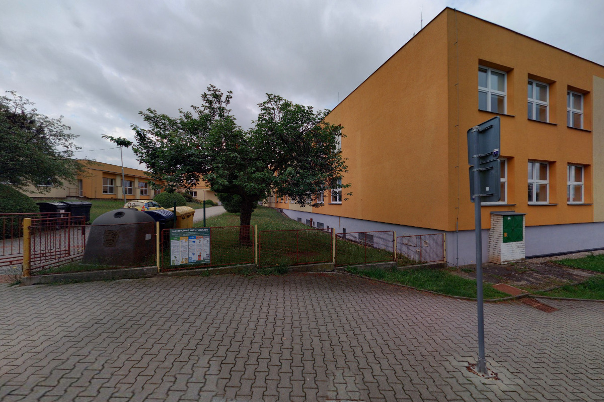 ZŠ a MŠ Hrádek, Chylická foto 2
